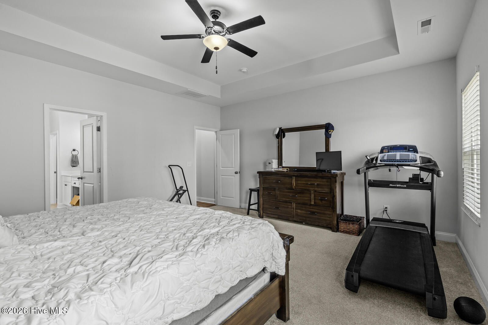 100561463 | Photo 28