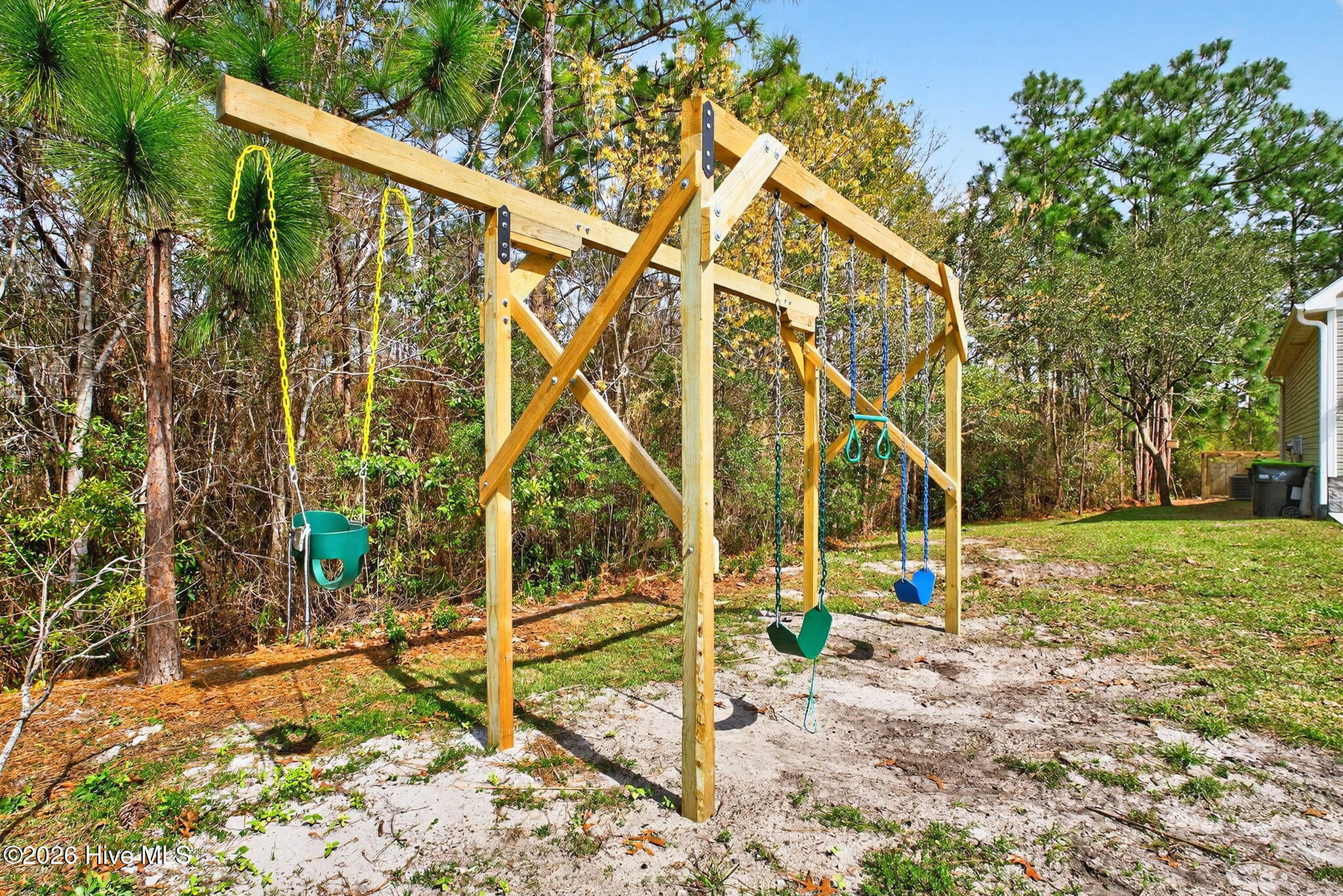 100561727 | Photo 40