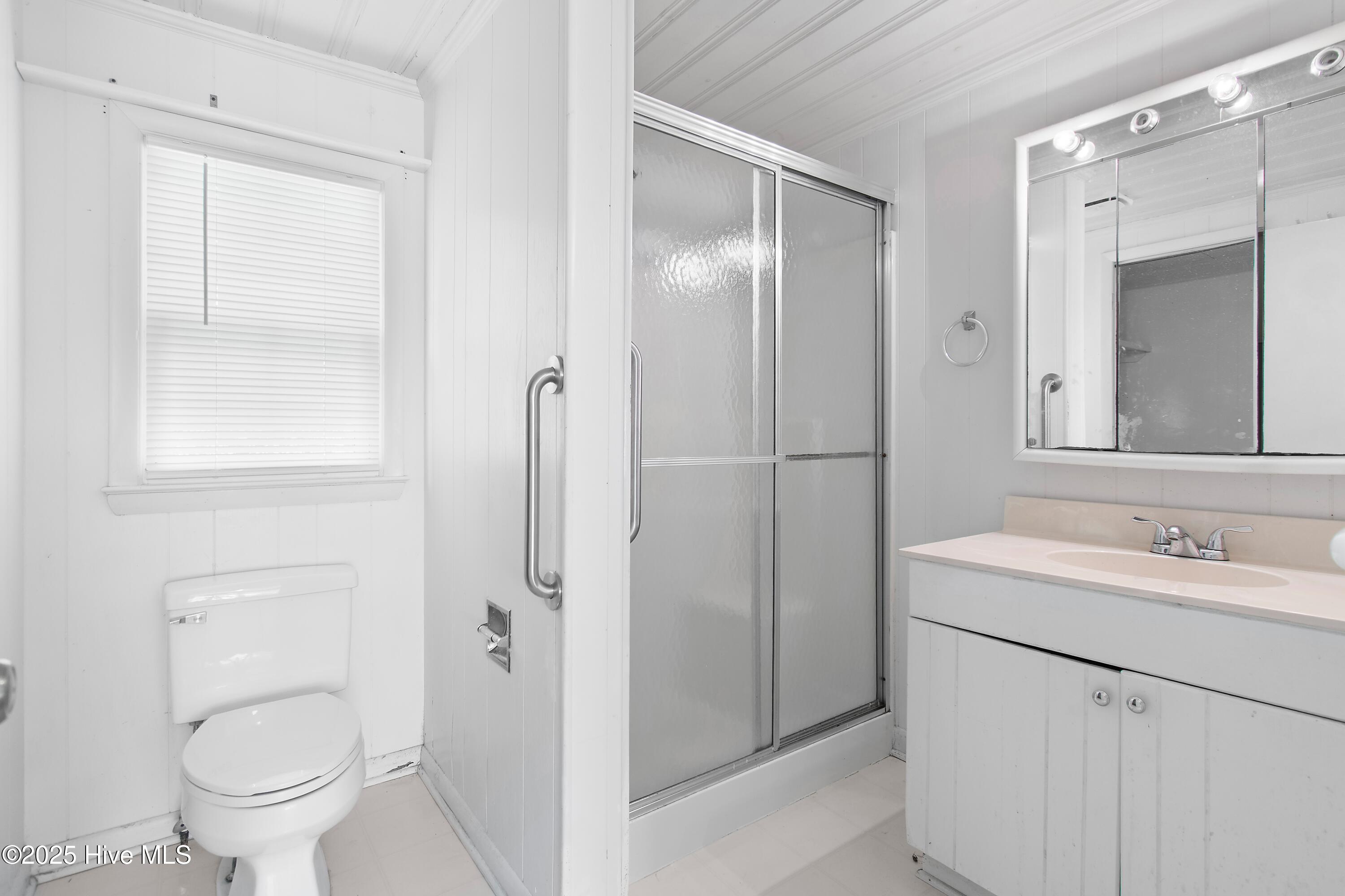 100525762 | Photo 16