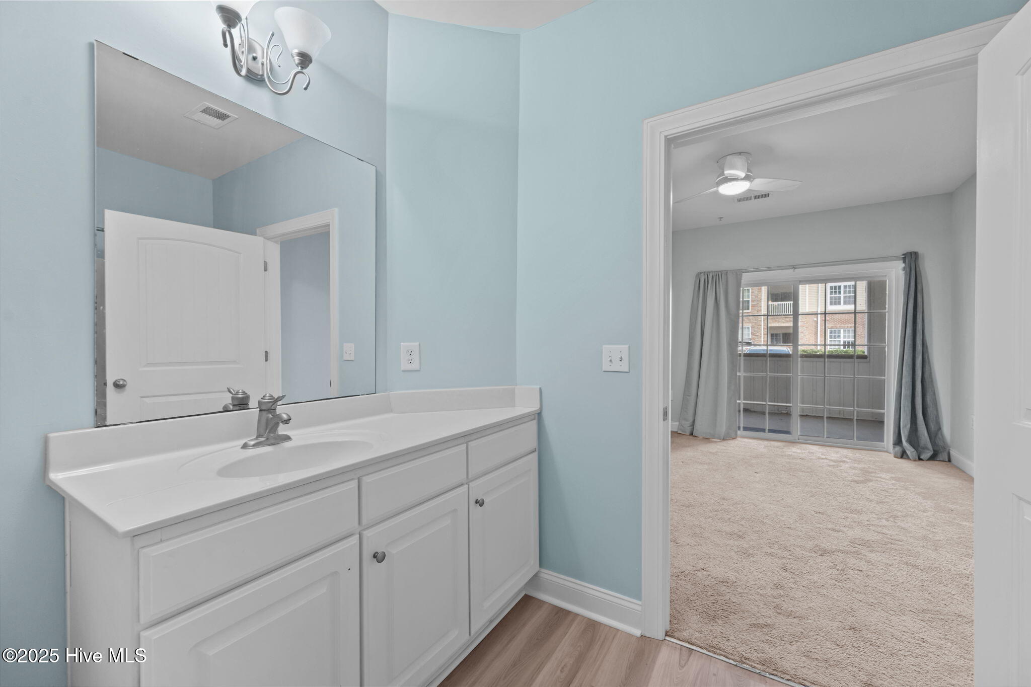 100506684 | Photo 22