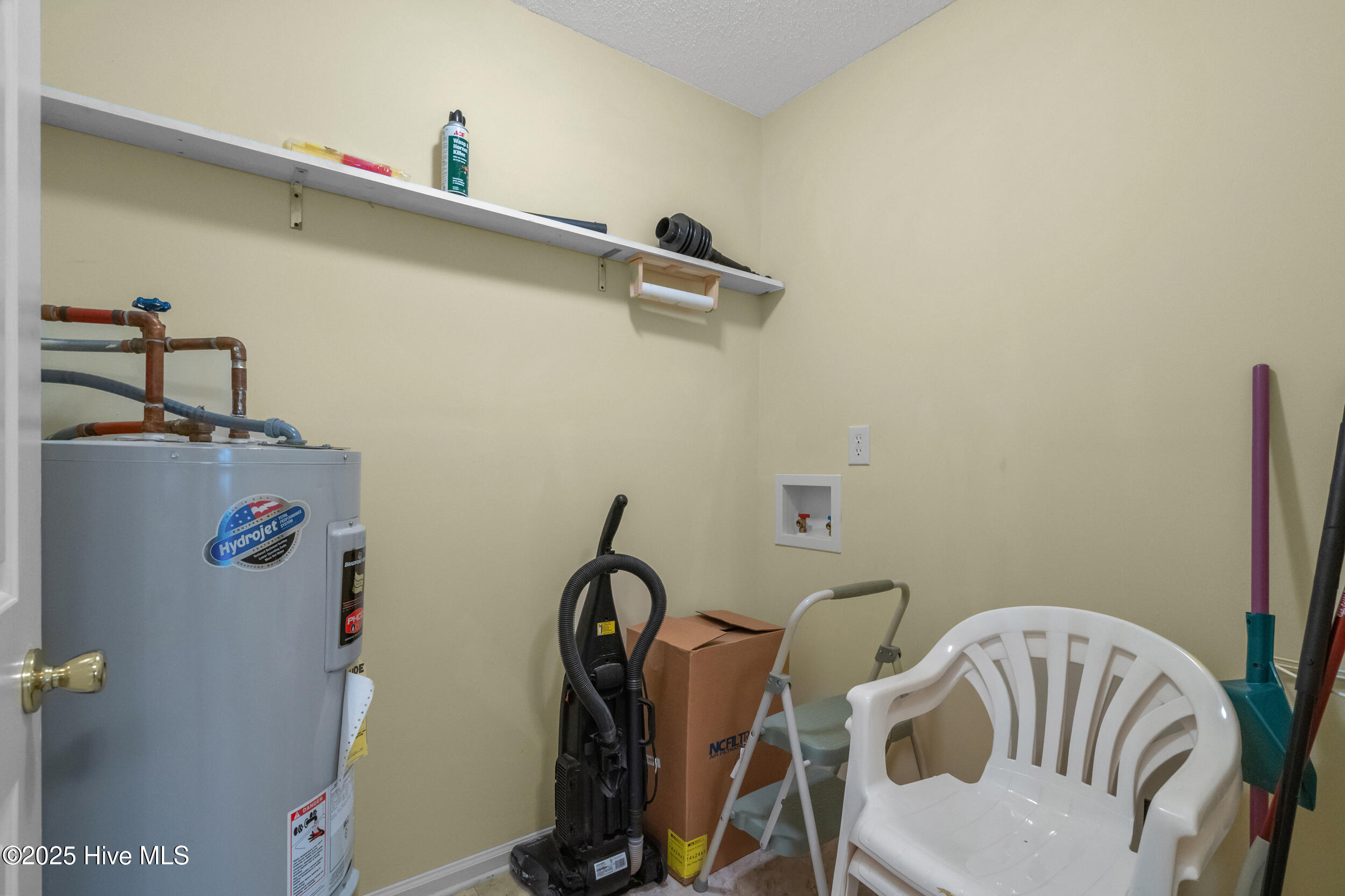 100546670 | Photo 23