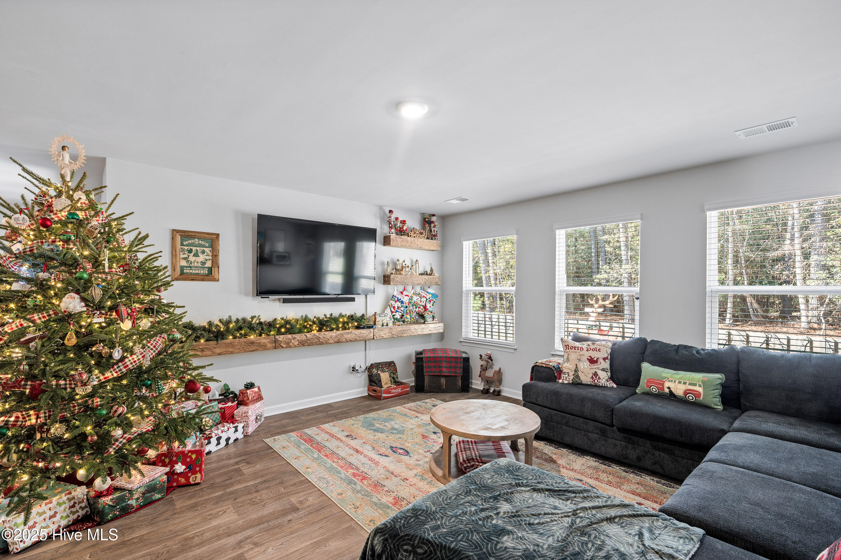 100525713 | Photo 12