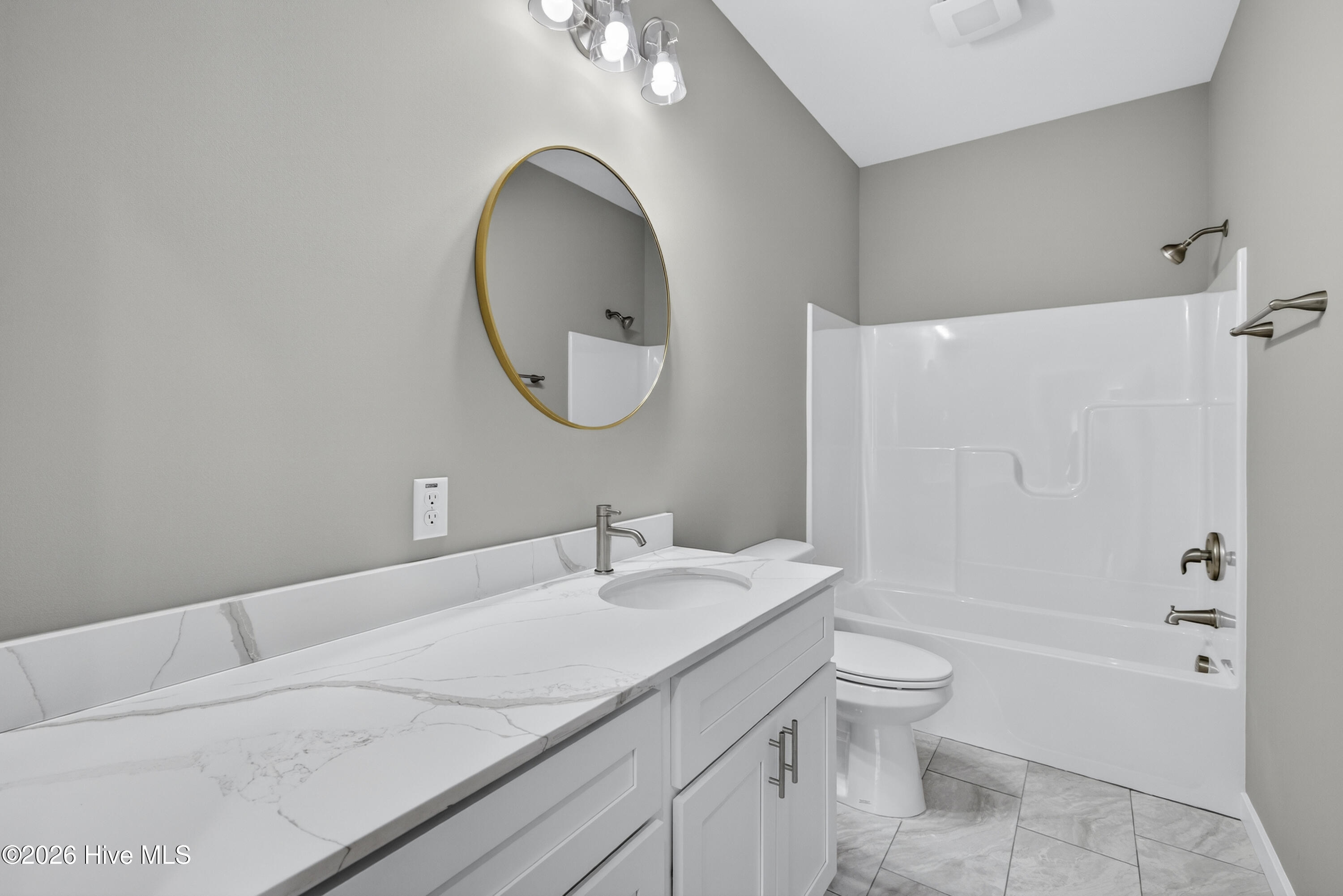 100548681 | Photo 36