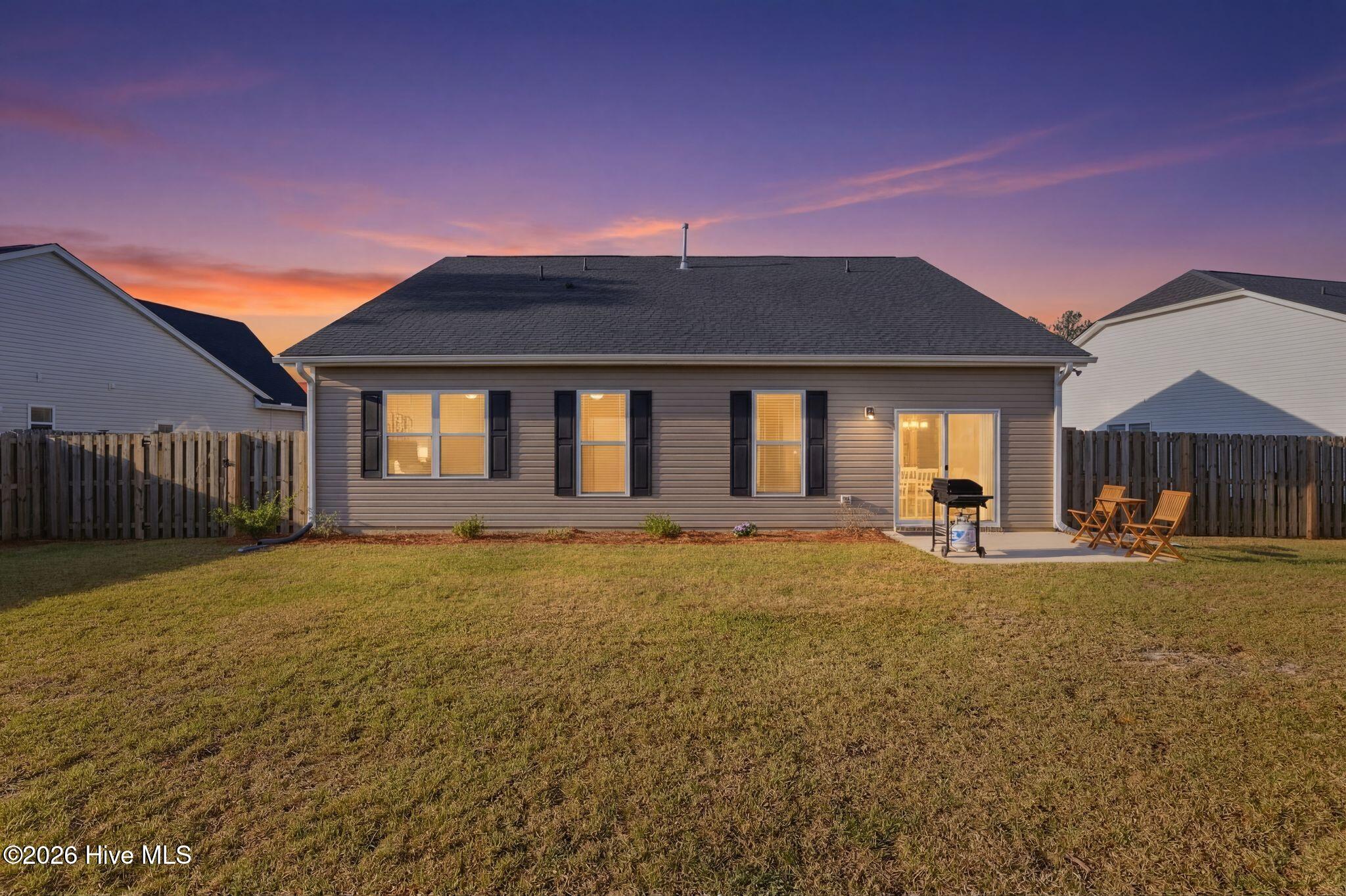 100563254 | Photo 64