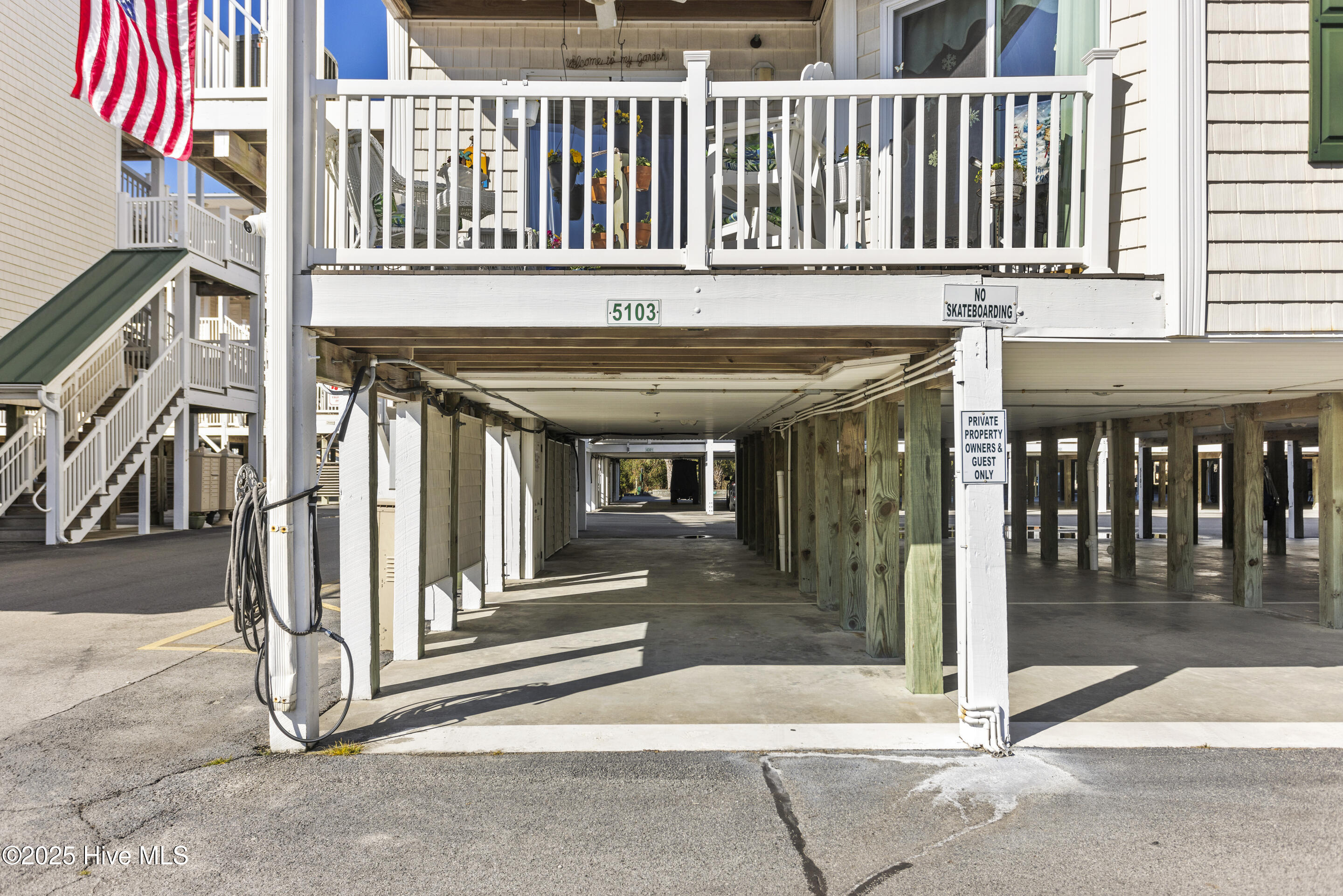 100563454 | Photo 27