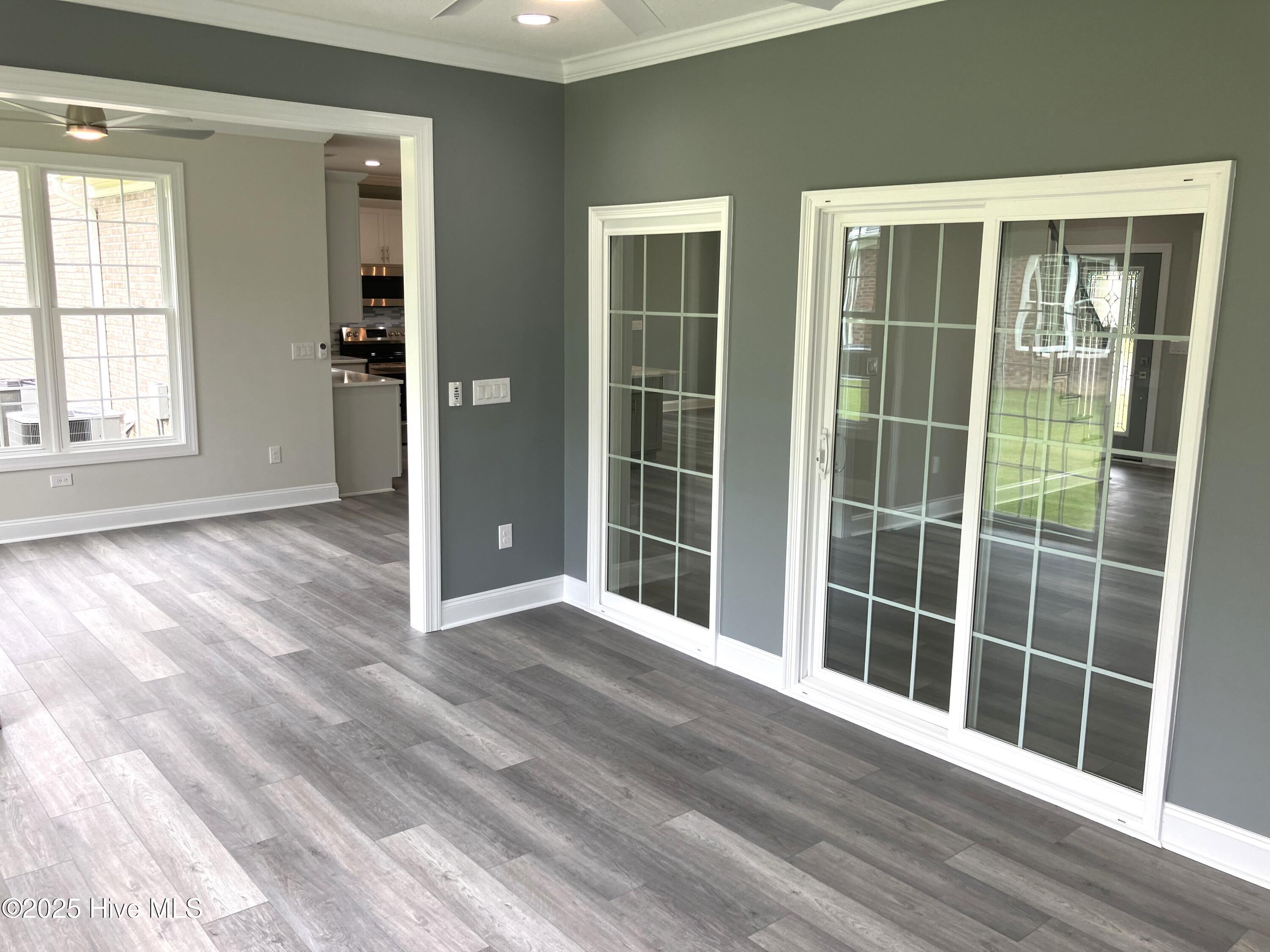 100514108 | Photo 18