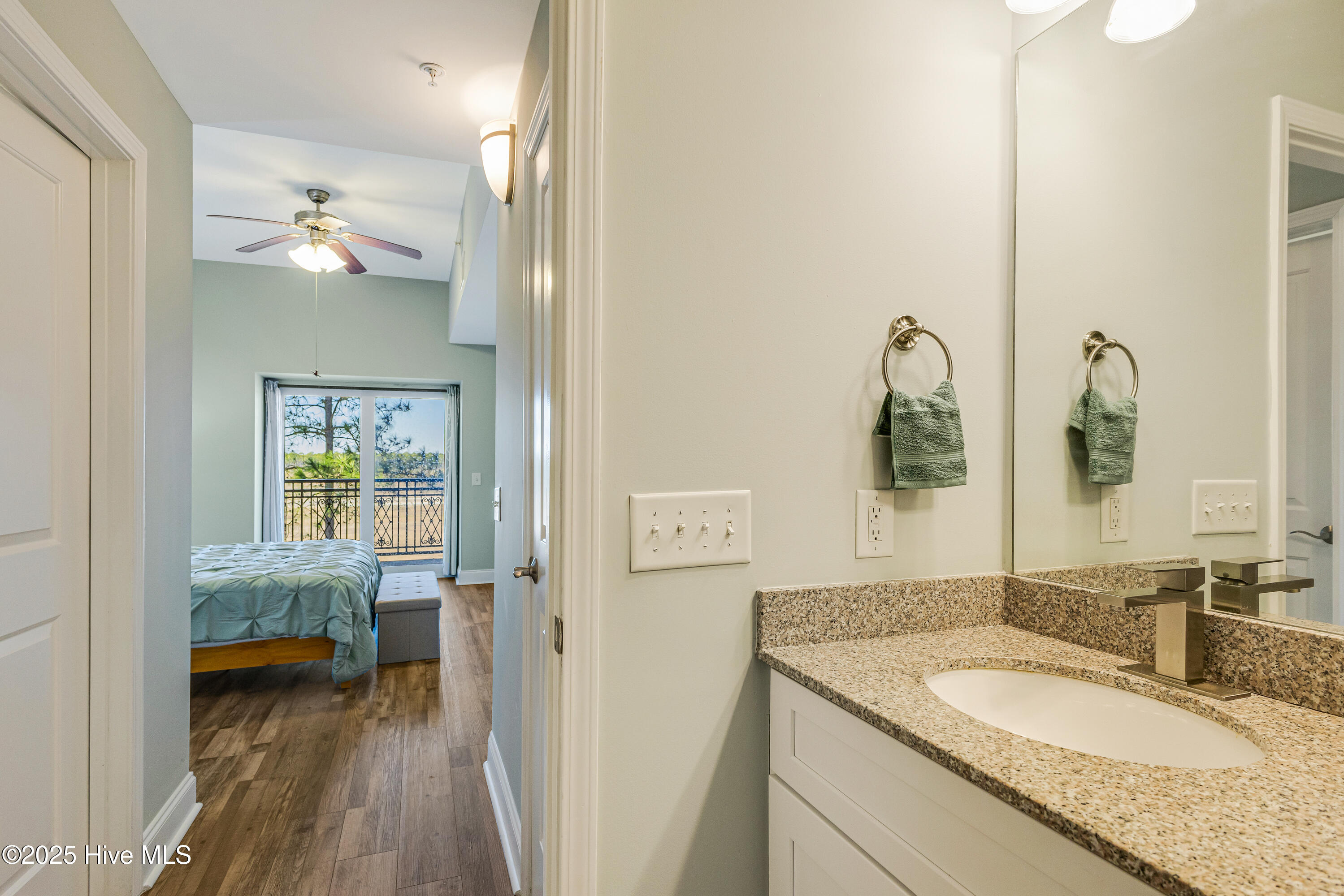 100489556 | Photo 29