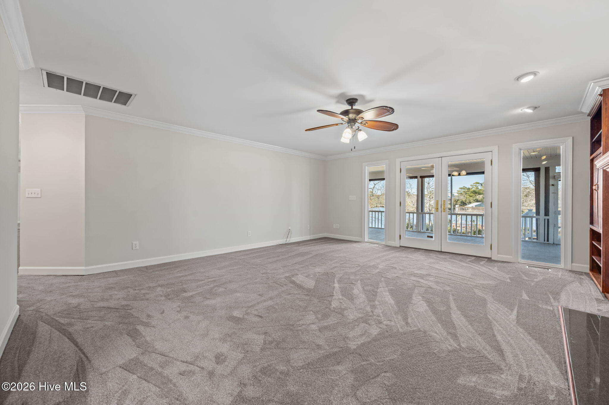 100542324 | Photo 29