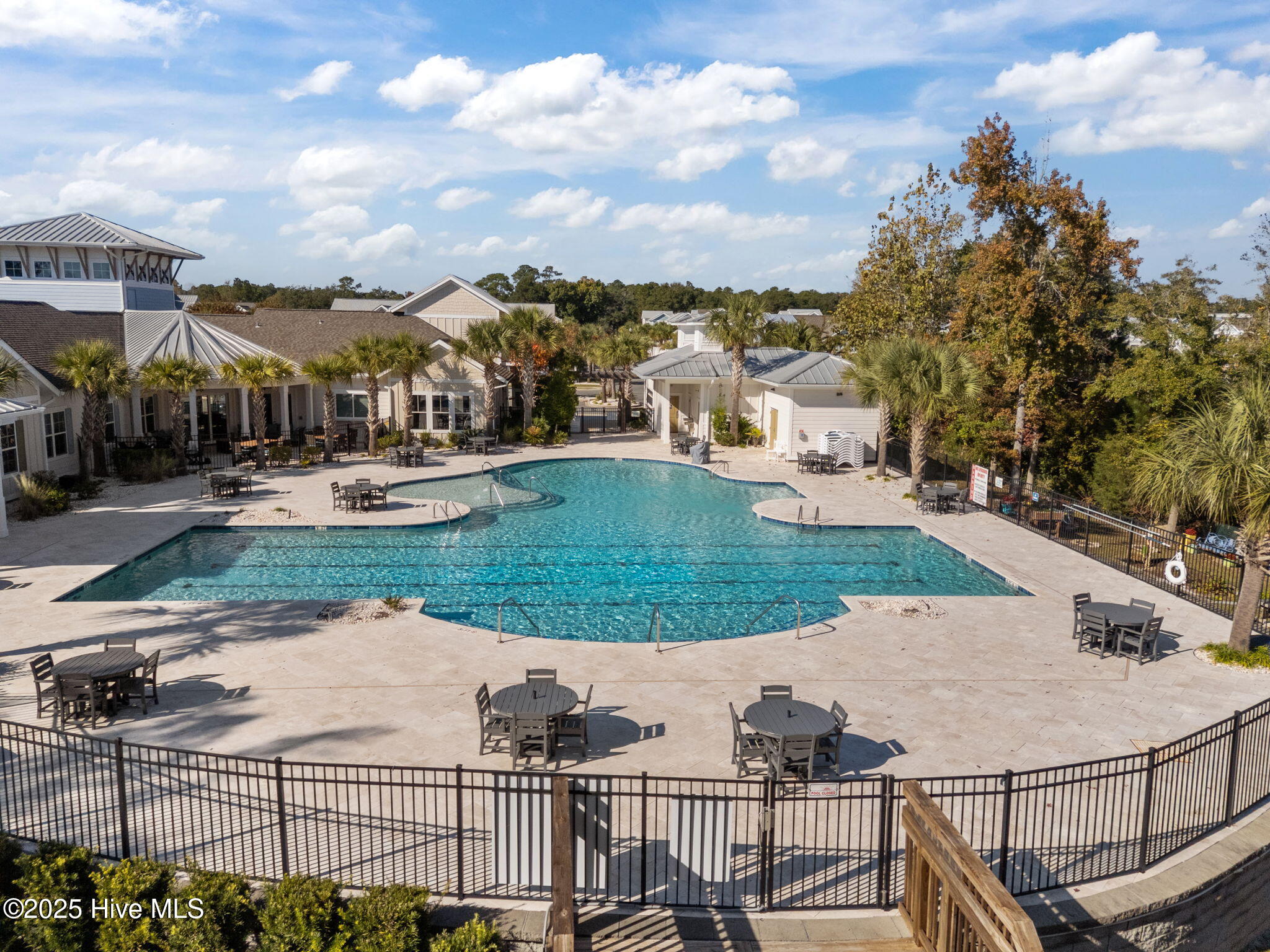 100540381 | Photo 48