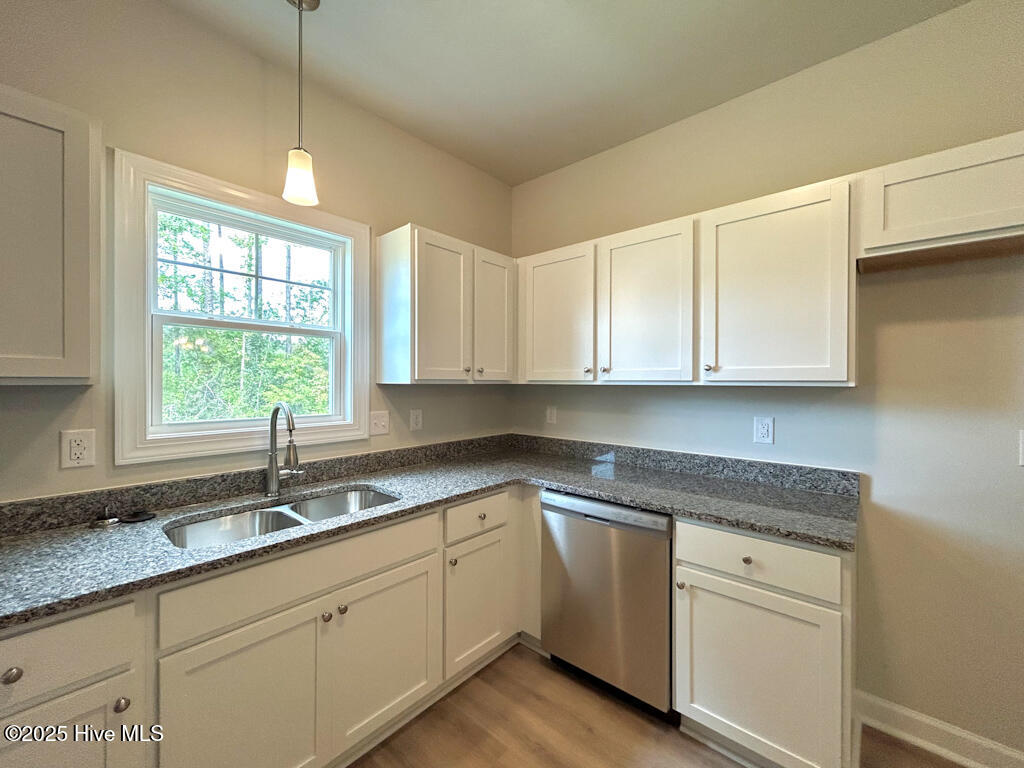 100551419 | Photo 14