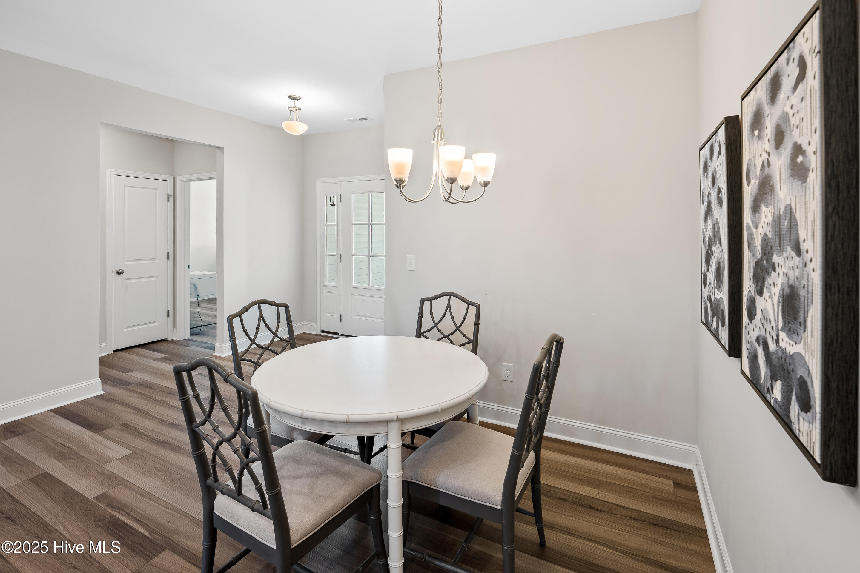 100538421 | Photo 11