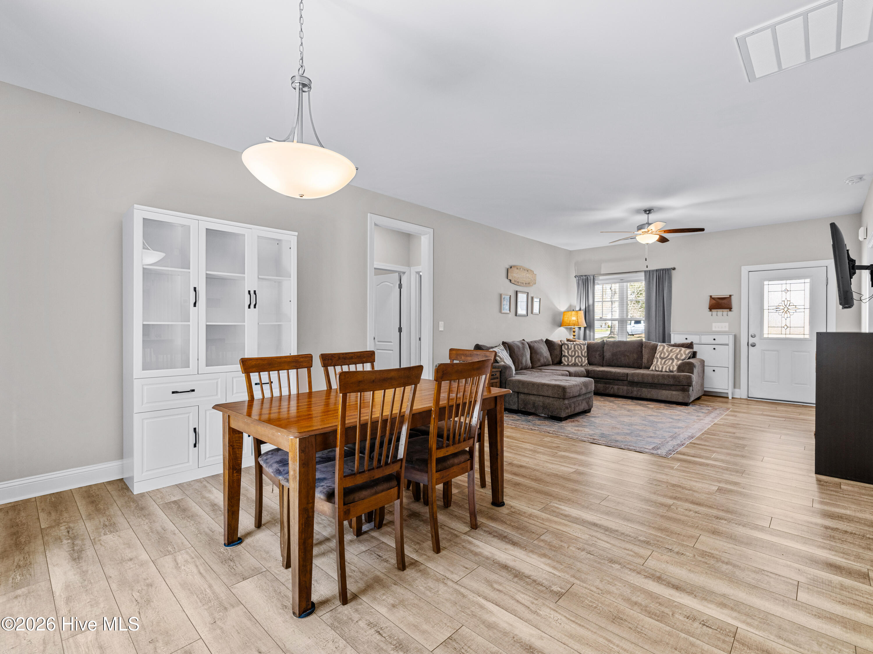 100560516 | Photo 17