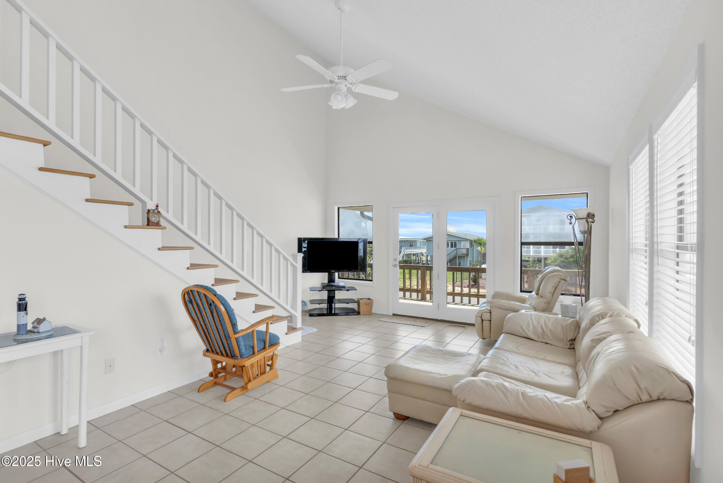 100521626 | Photo 14