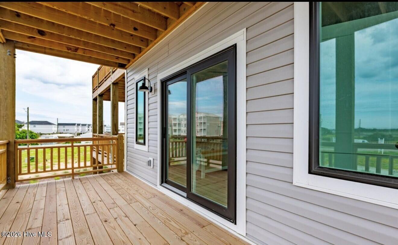 100560239 | Photo 29