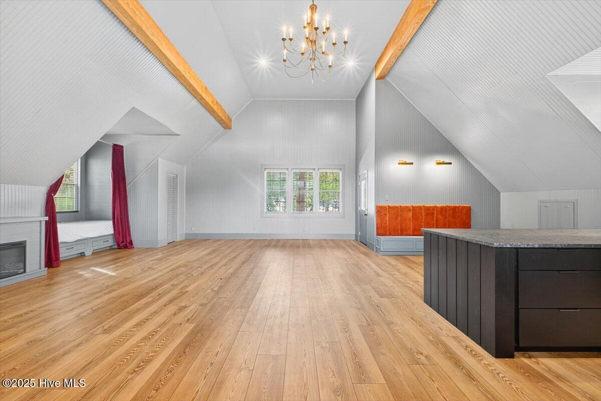 100541868 | Photo 18