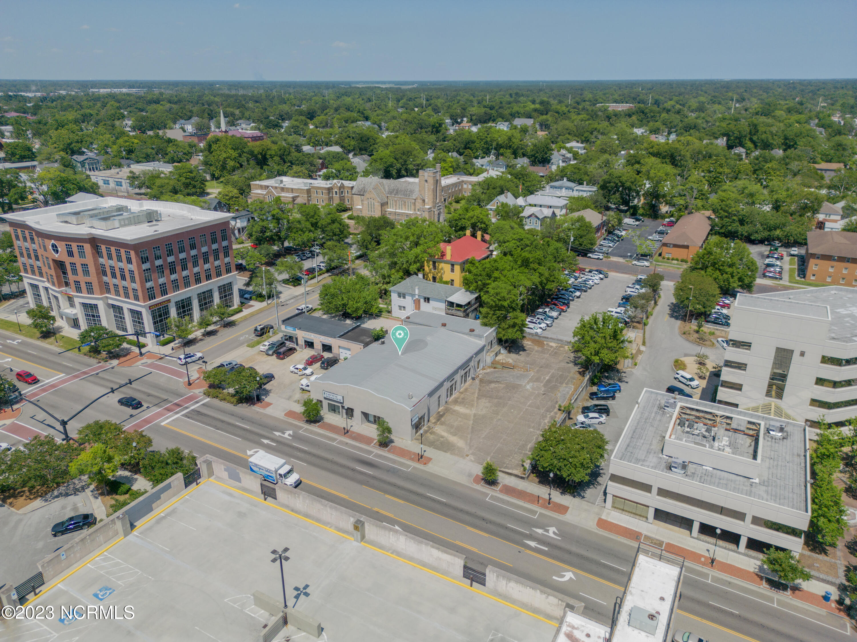 100389934 | Photo 15