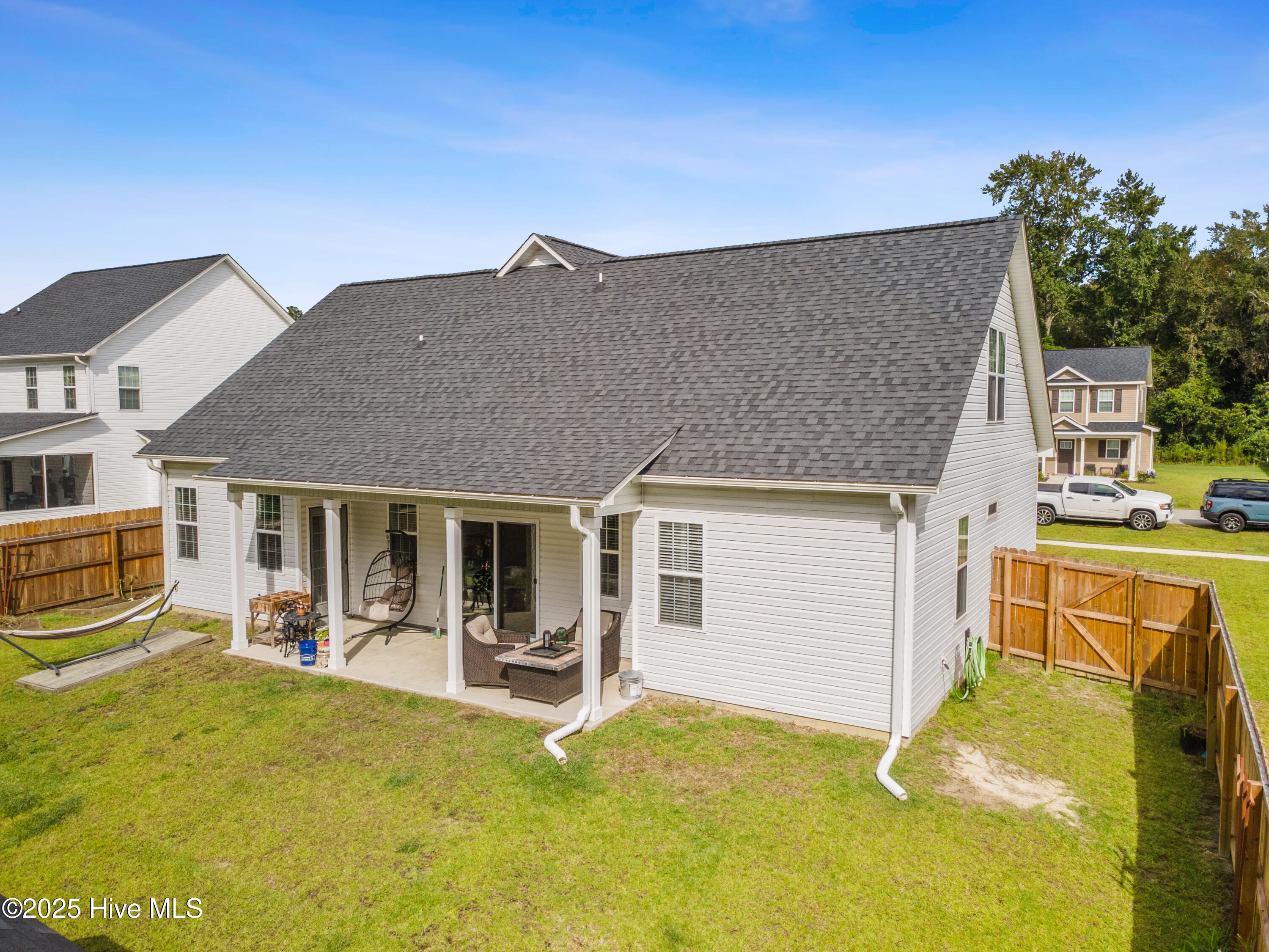 100527902 | Photo 22