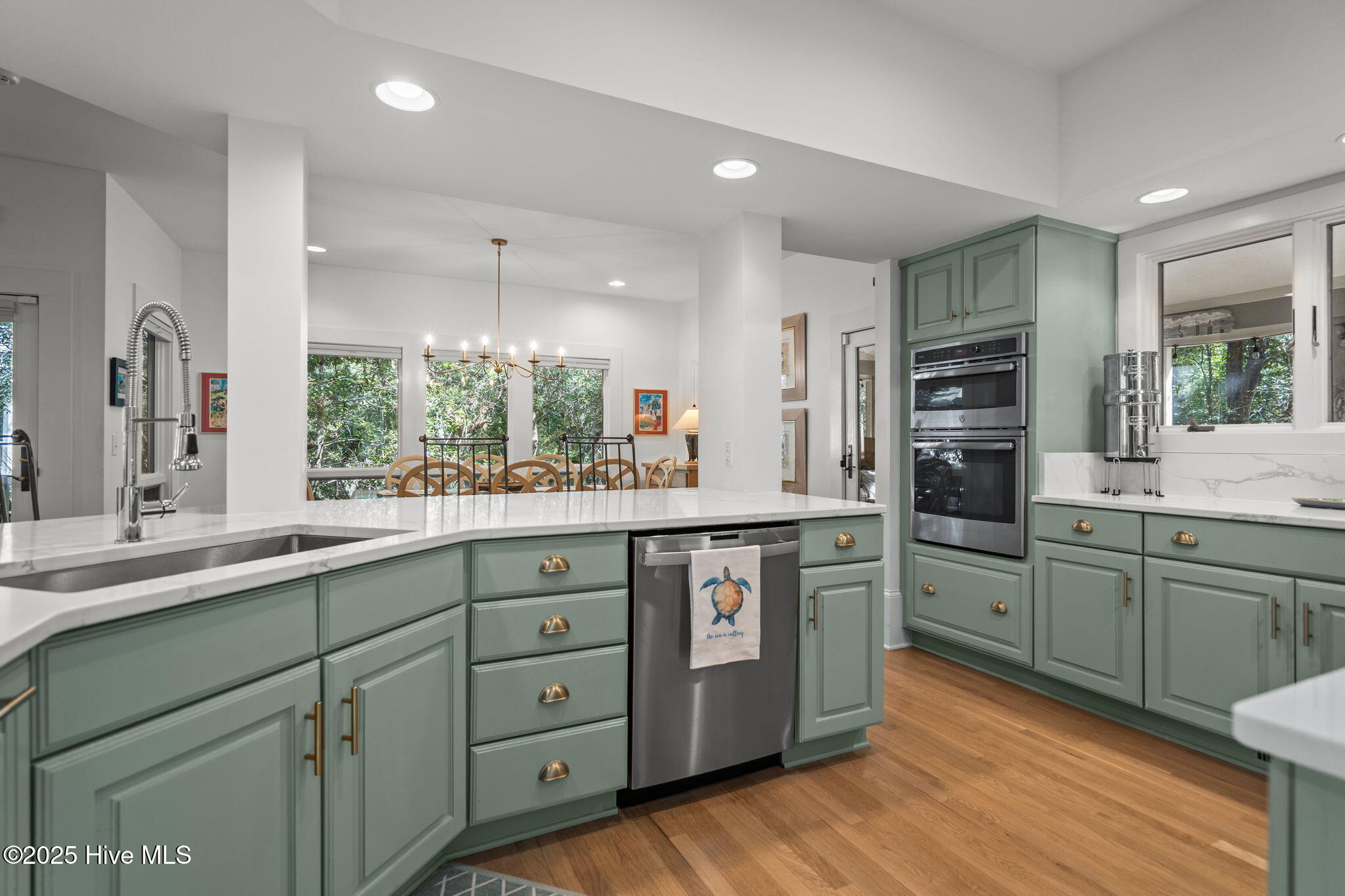 100501952 | Photo 18