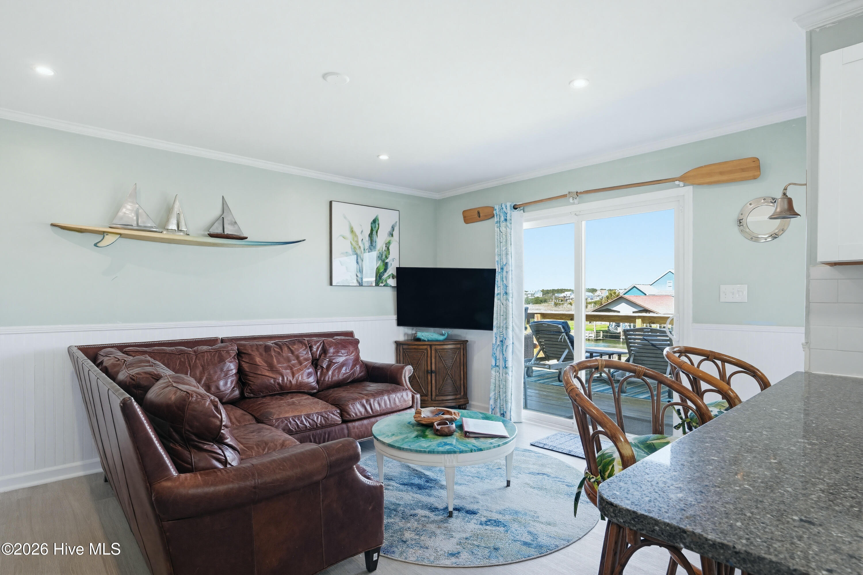 100550124 | Photo 17