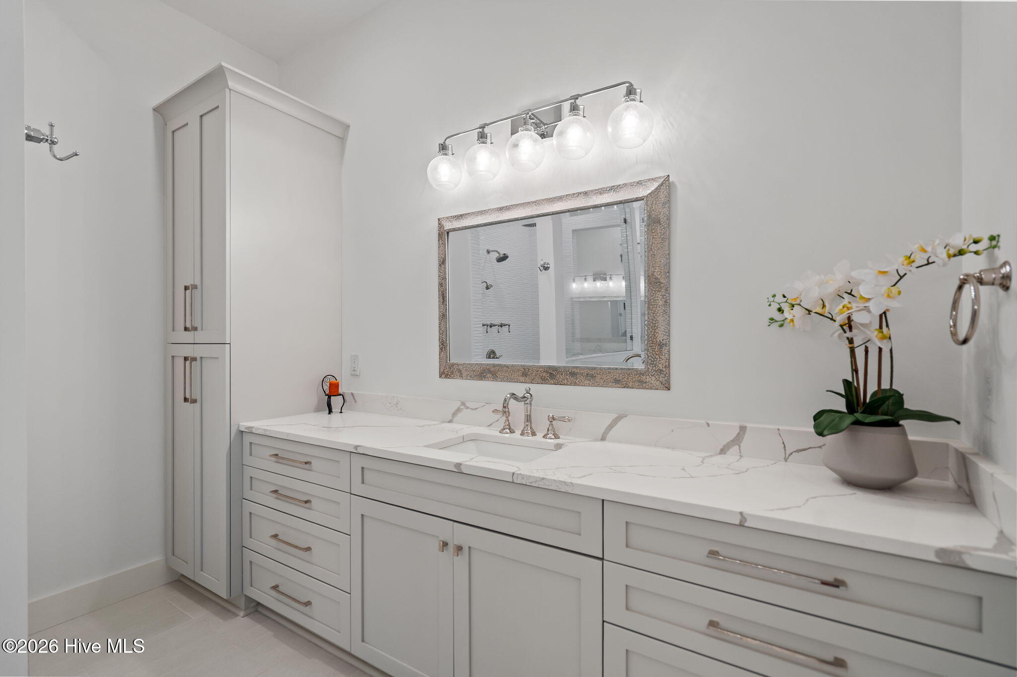 100566934 | Photo 39