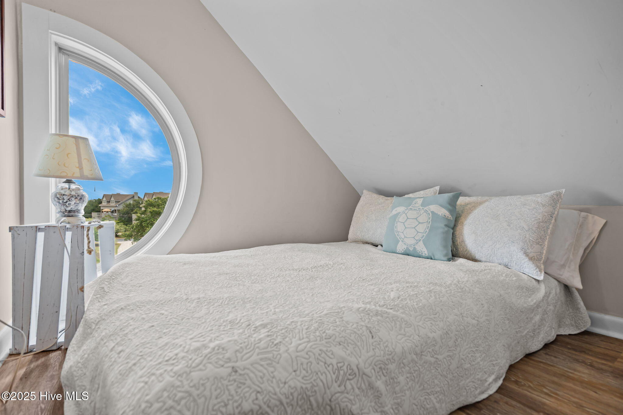 100540801 | Photo 26