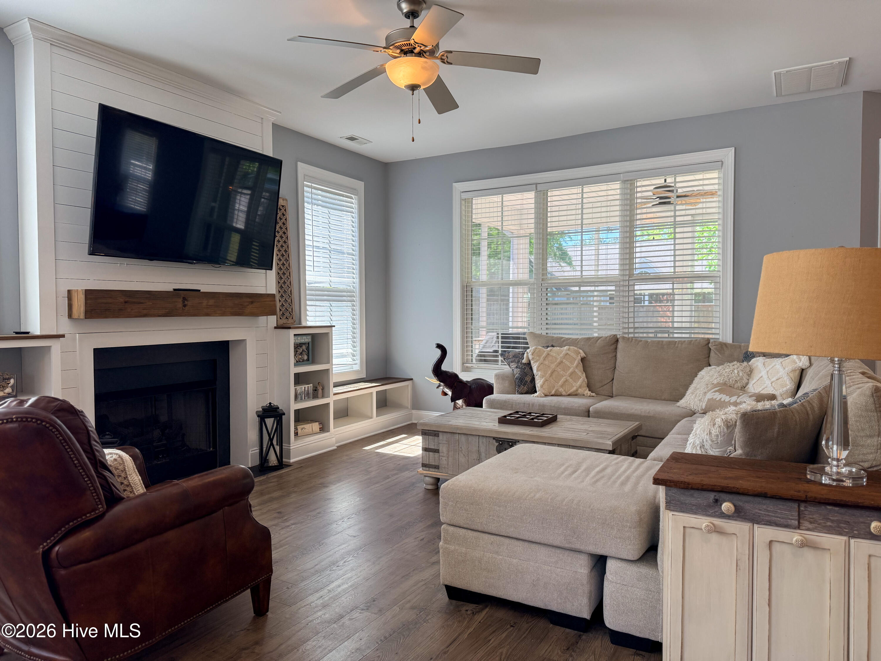 100569259 | Photo 11