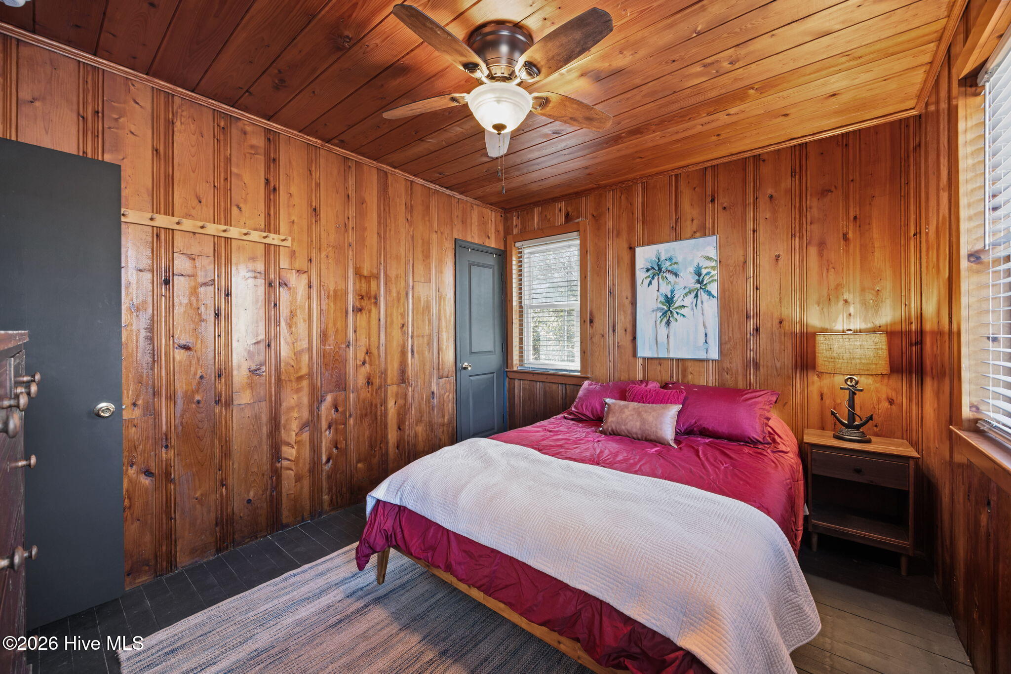 100558937 | Photo 22