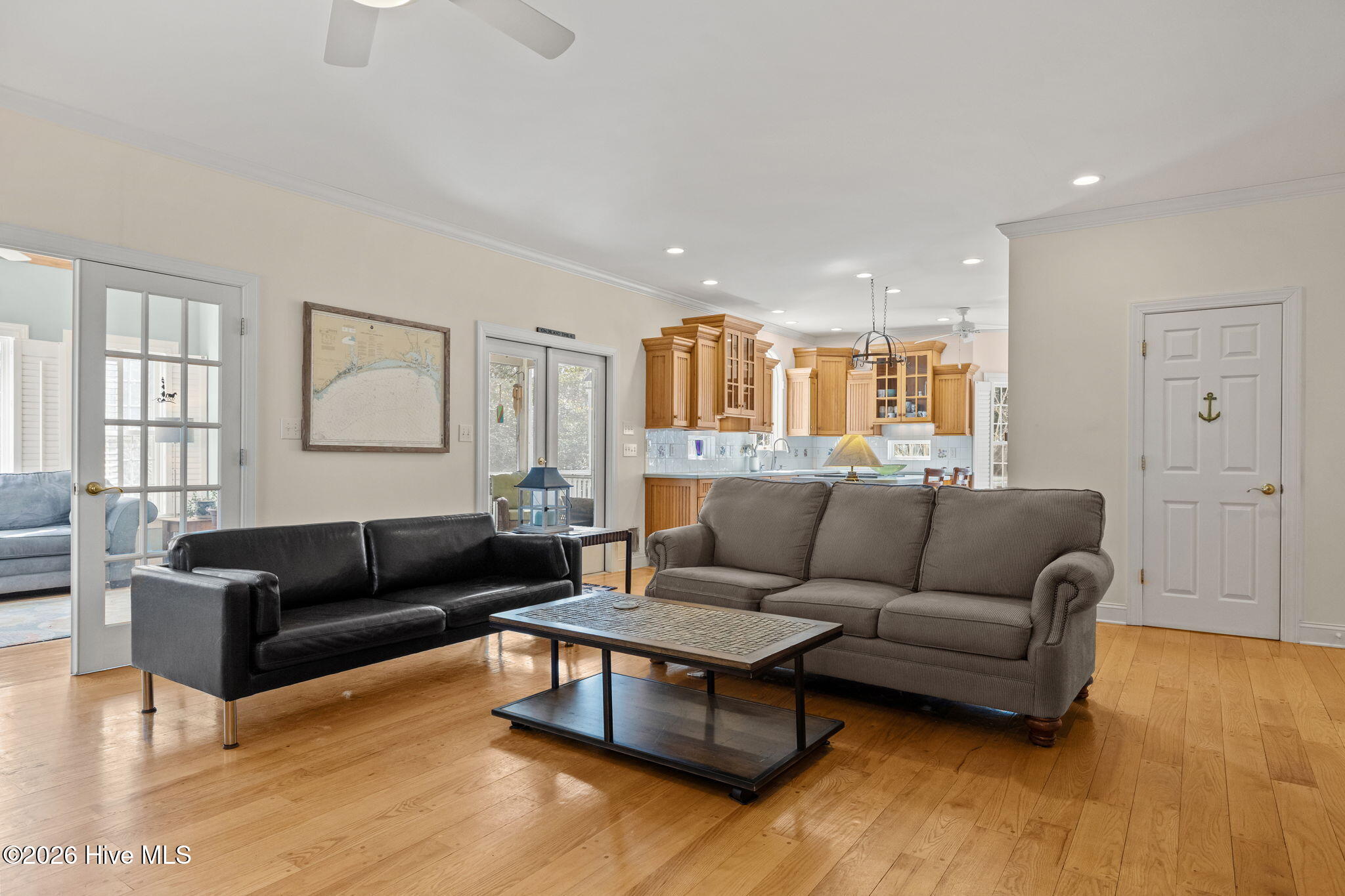 100556674 | Photo 13