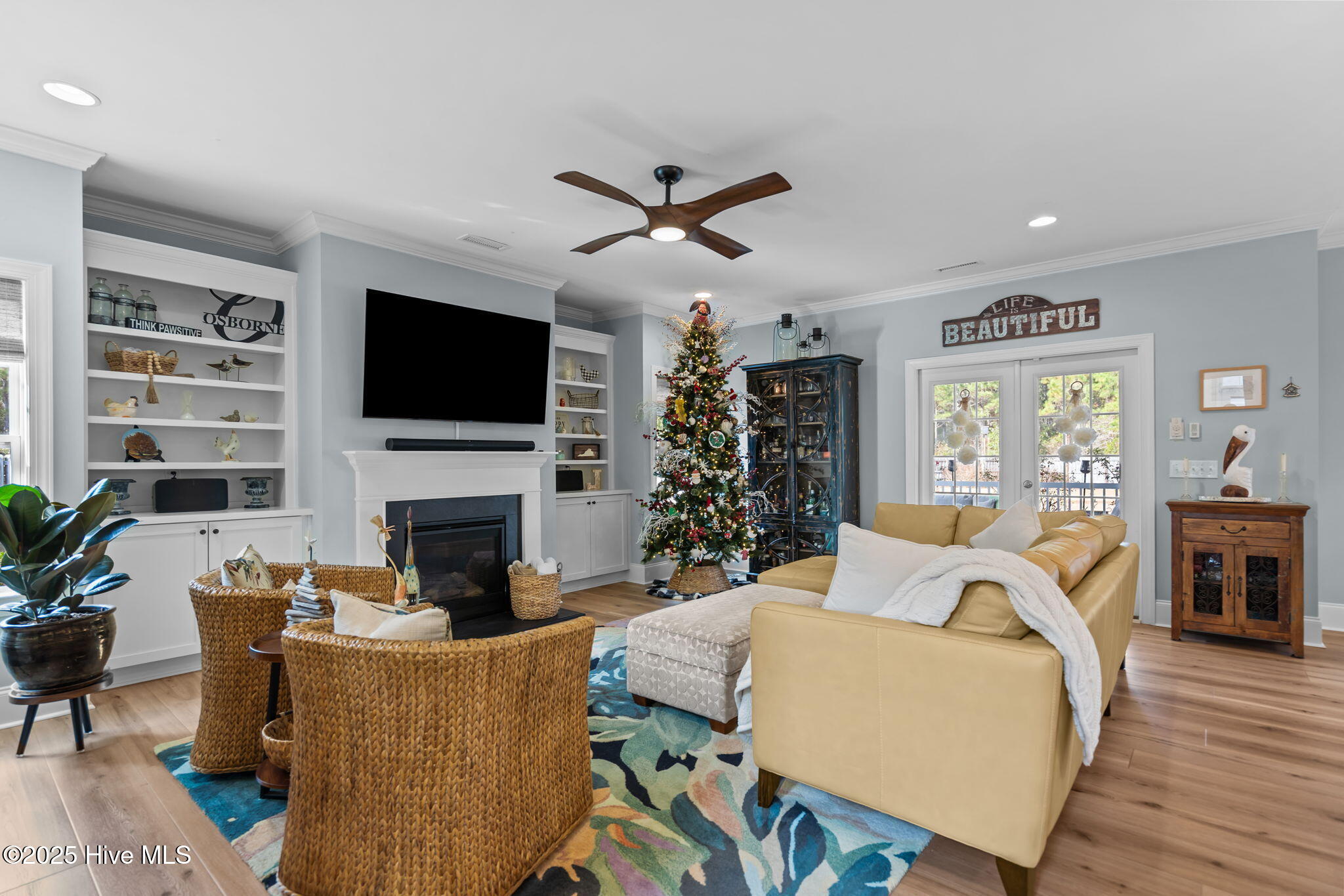 100543629 | Photo 19