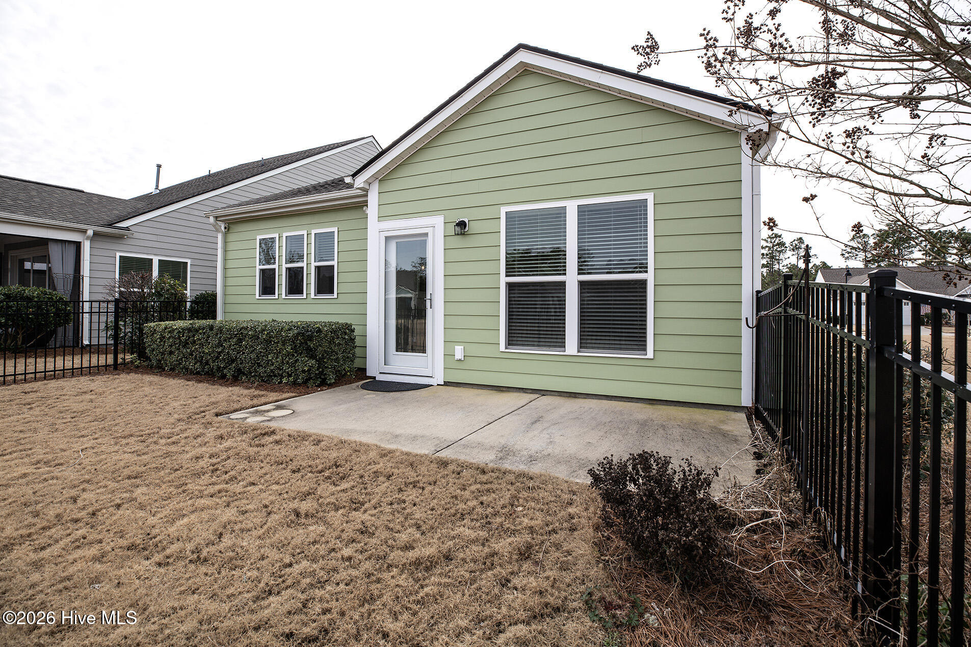 100554927 | Photo 38