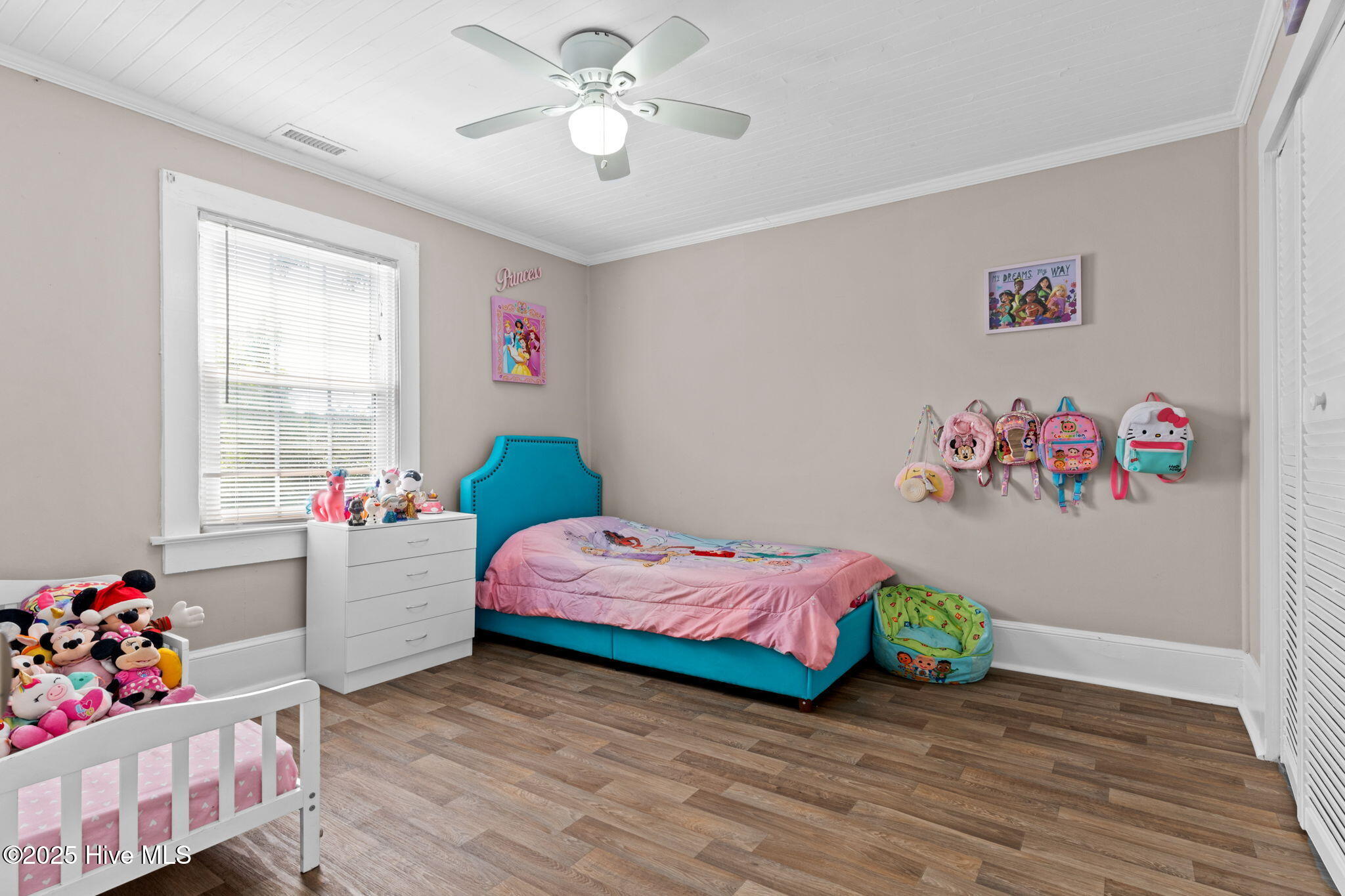 100527355 | Photo 23