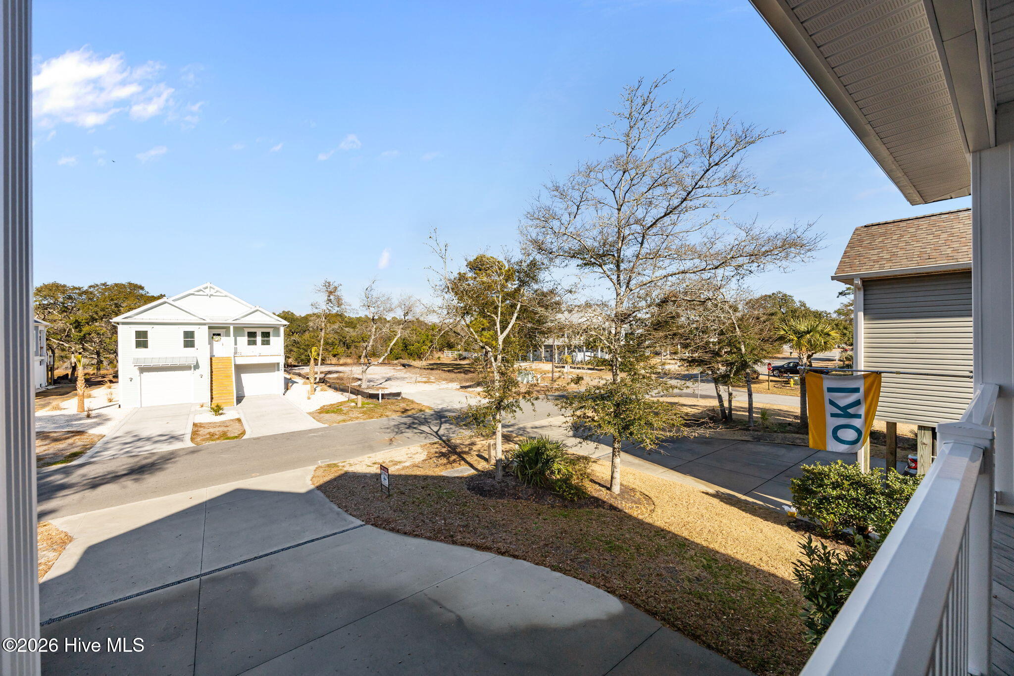 100548443 | Photo 38