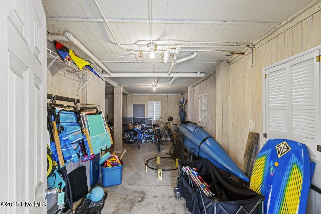 100557577 | Photo 38