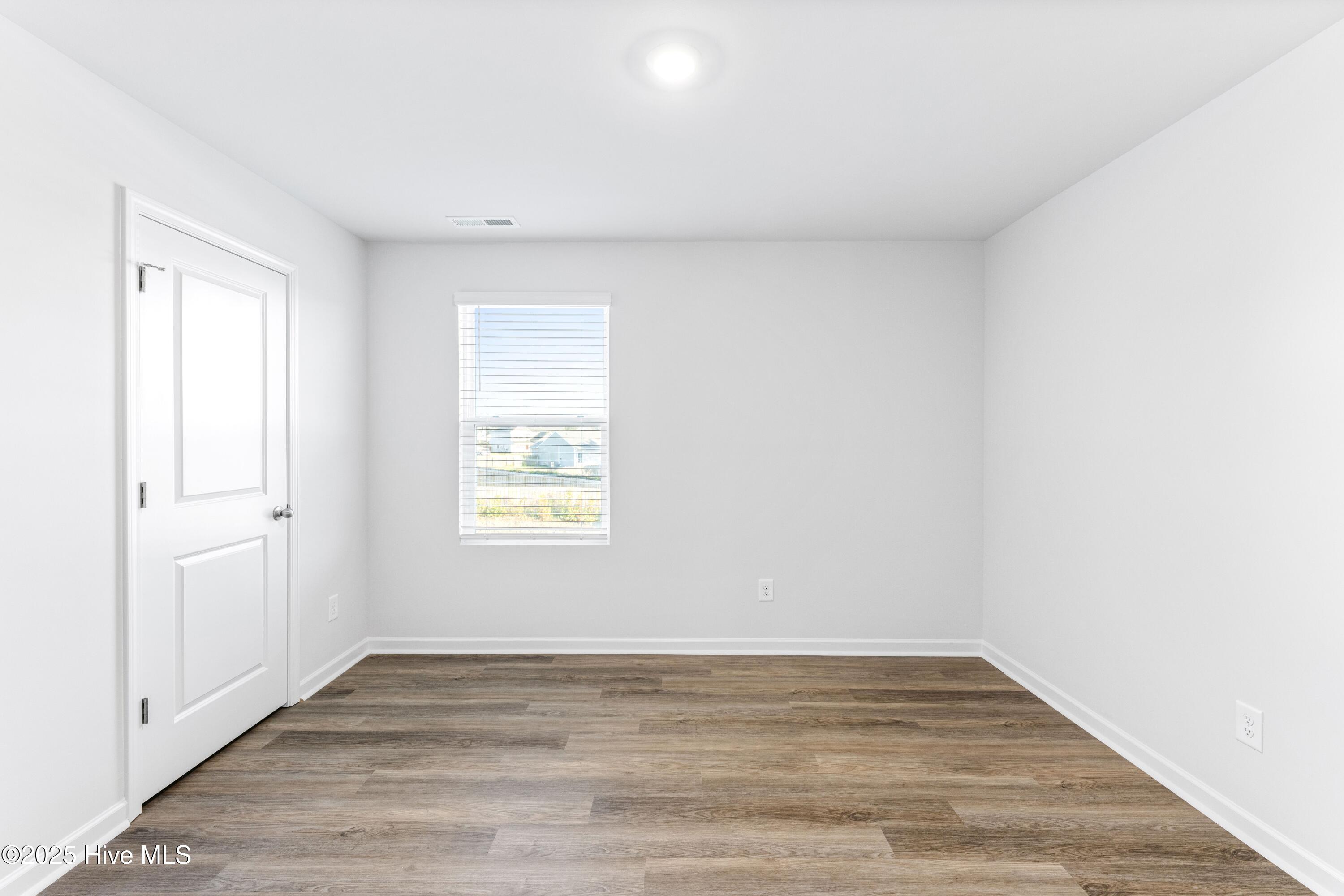 100538178 | Photo 11