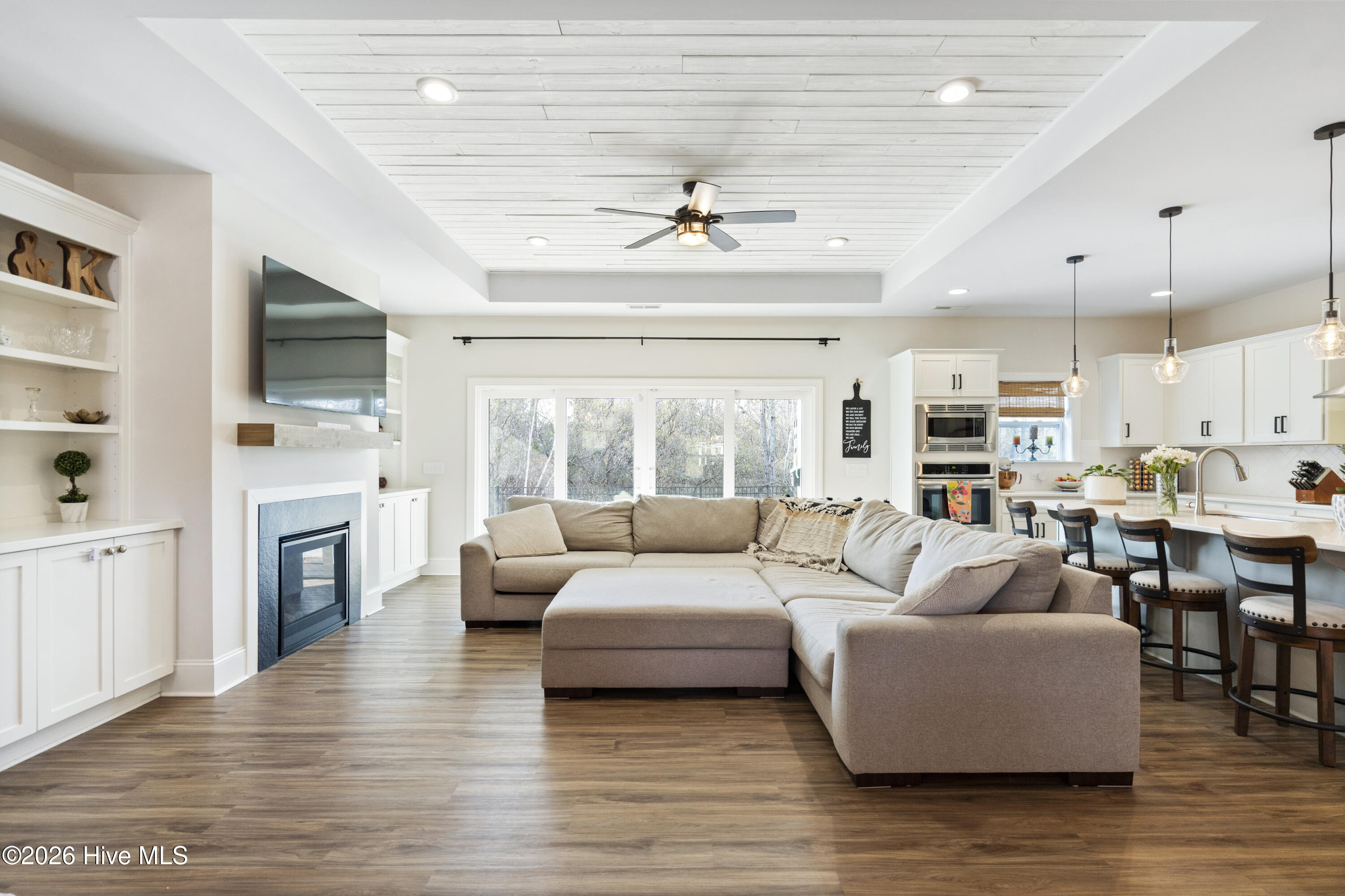 100552467 | Photo 15