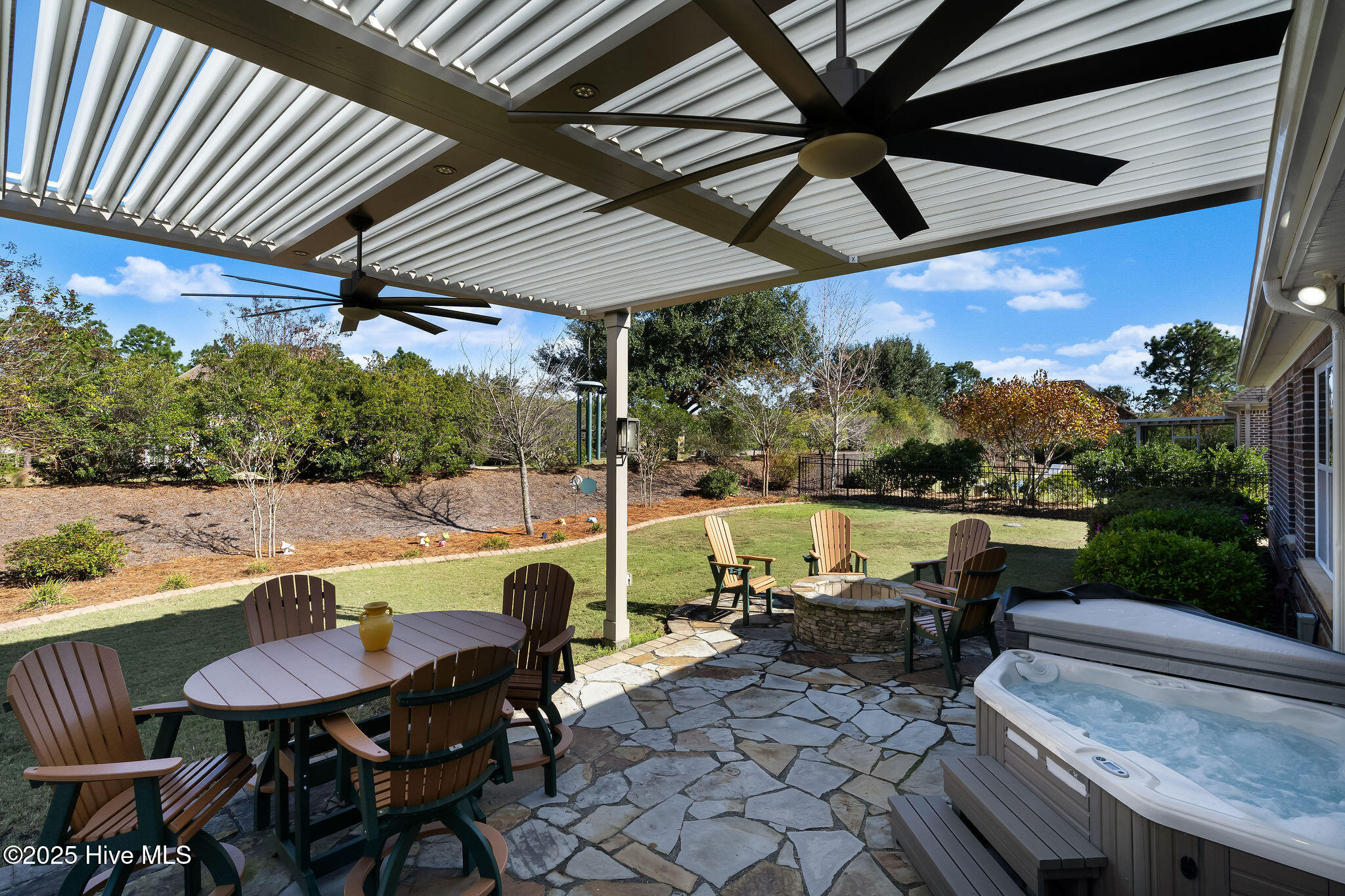 100541913 | Photo 26