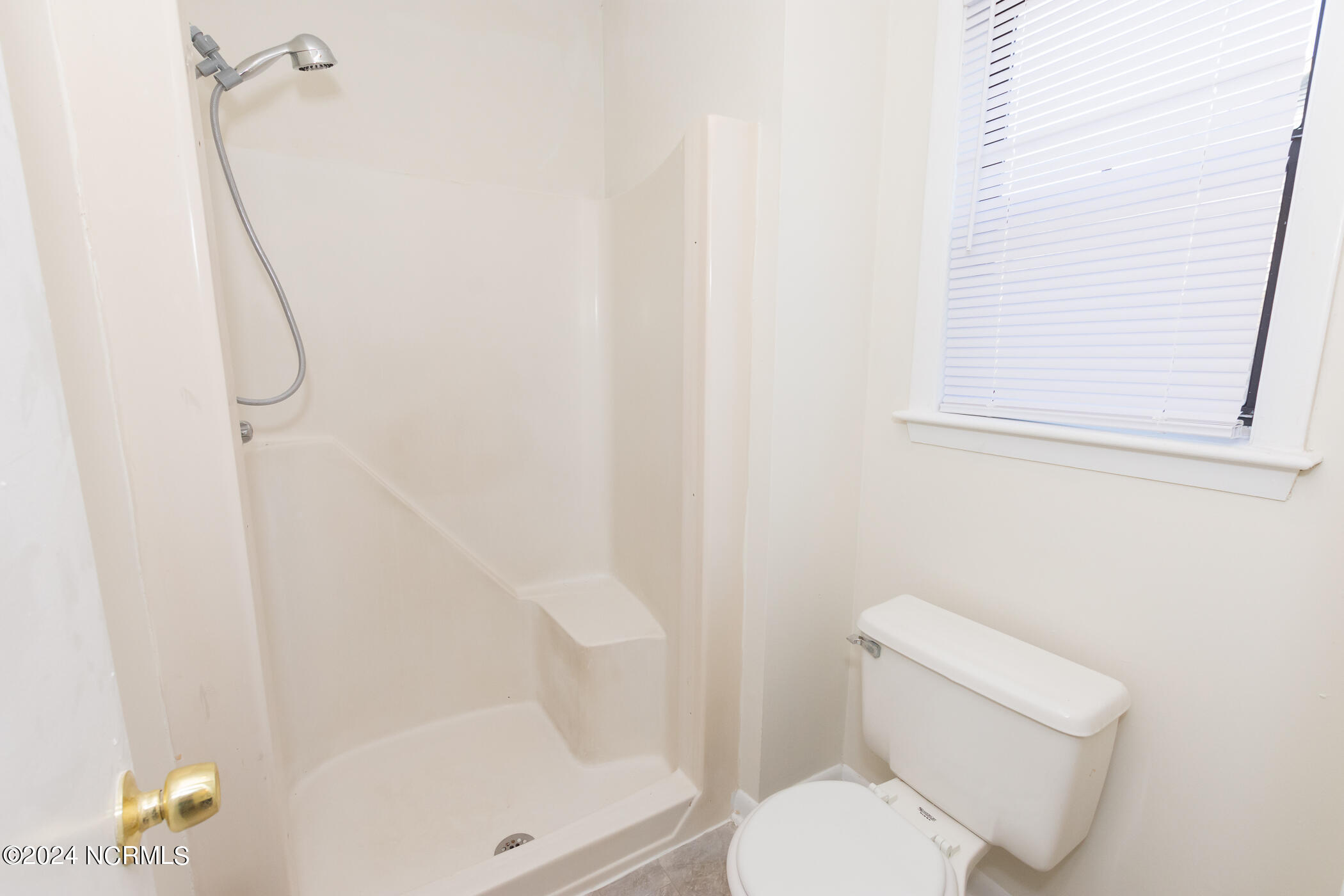 100528629 | Photo 30