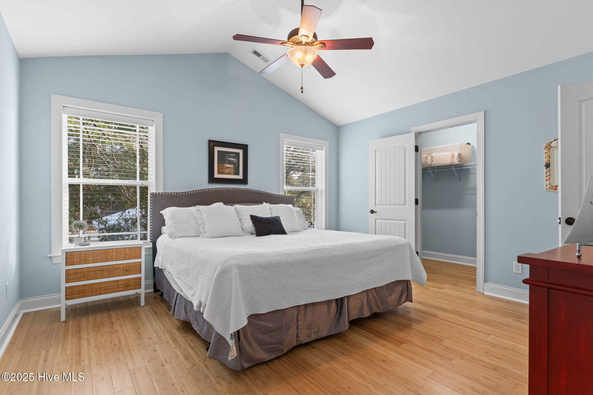 100546852 | Photo 25