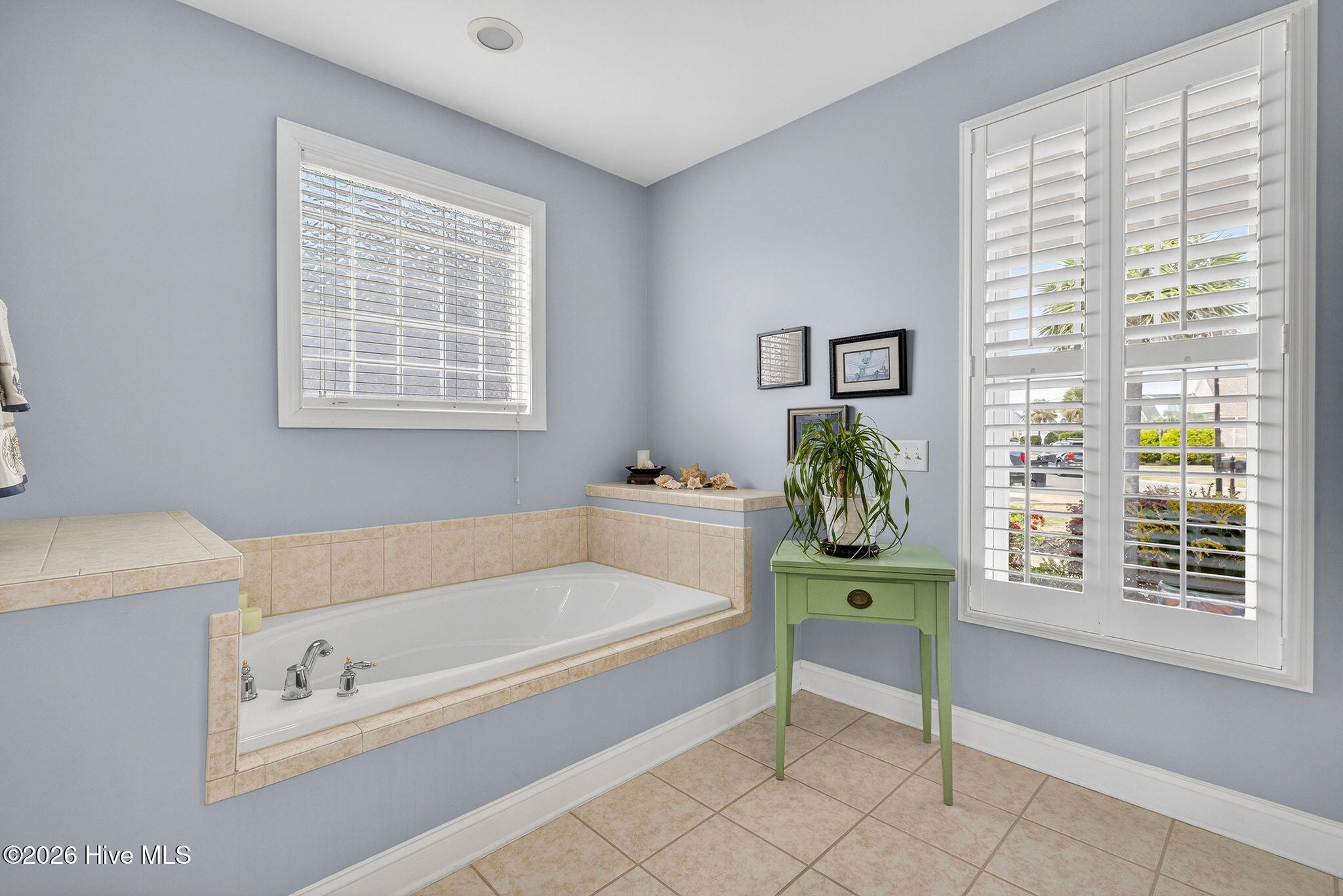 100565729 | Photo 25