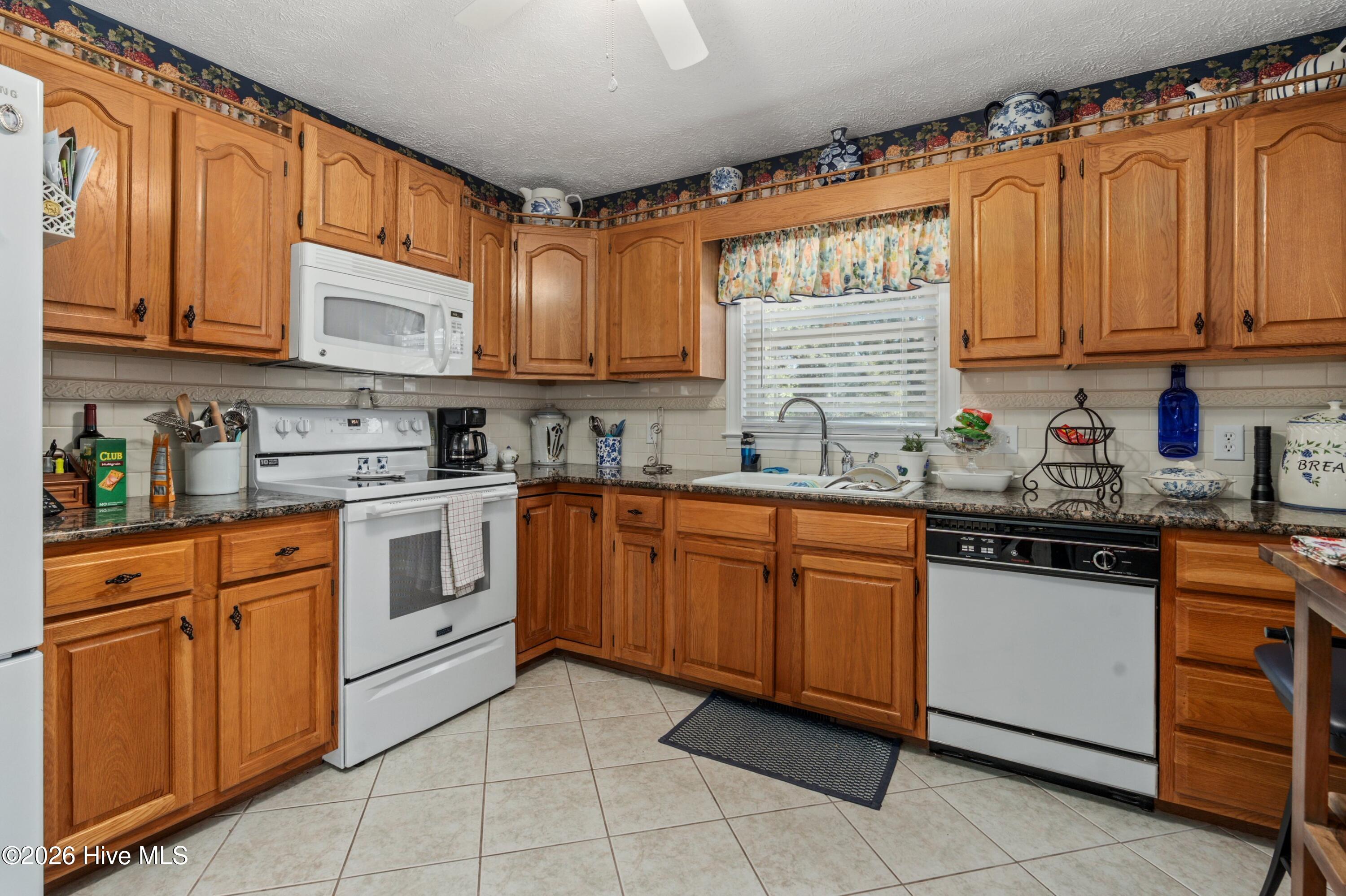 100555130 | Photo 11