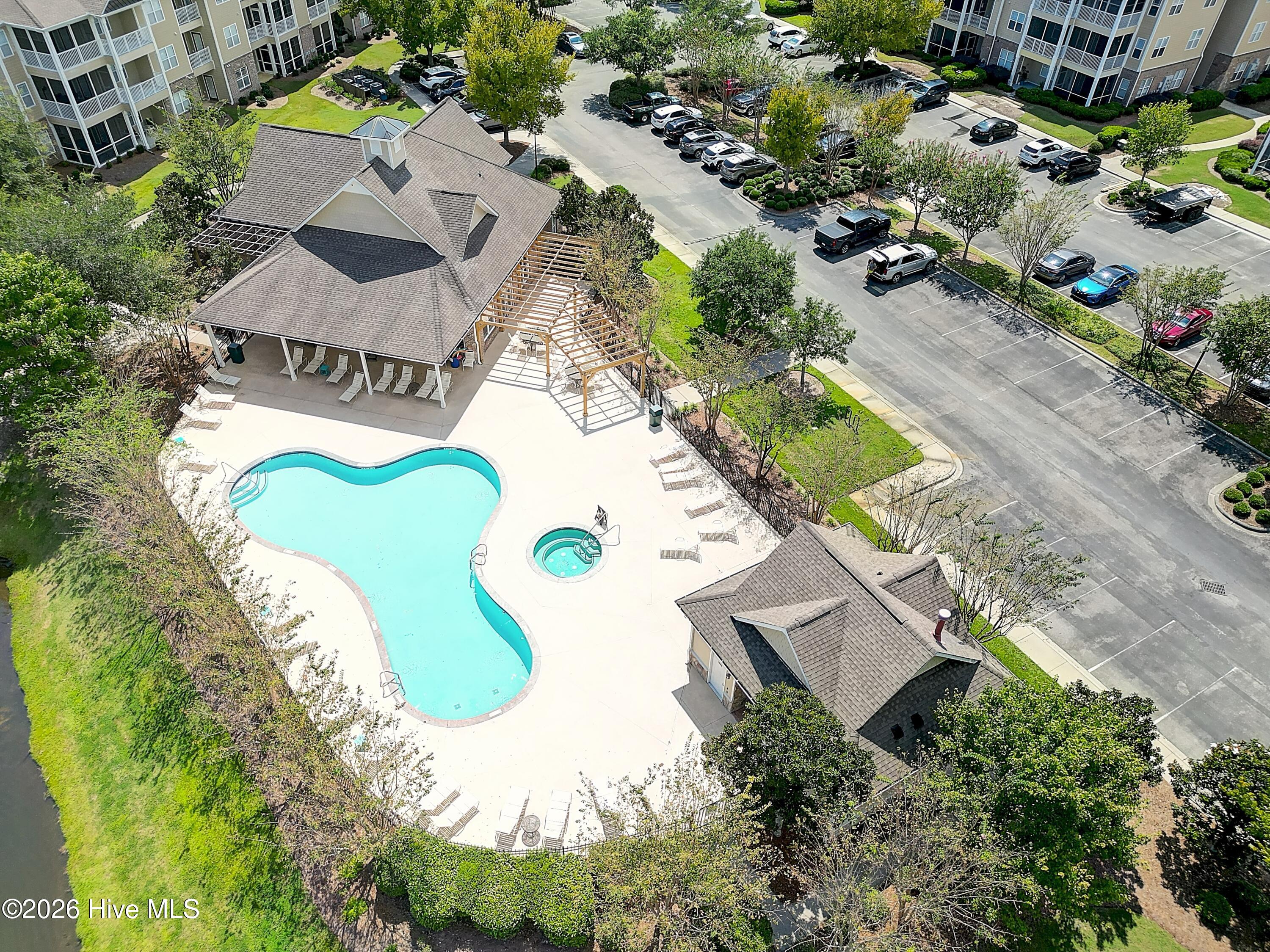 100569684 | Photo 70