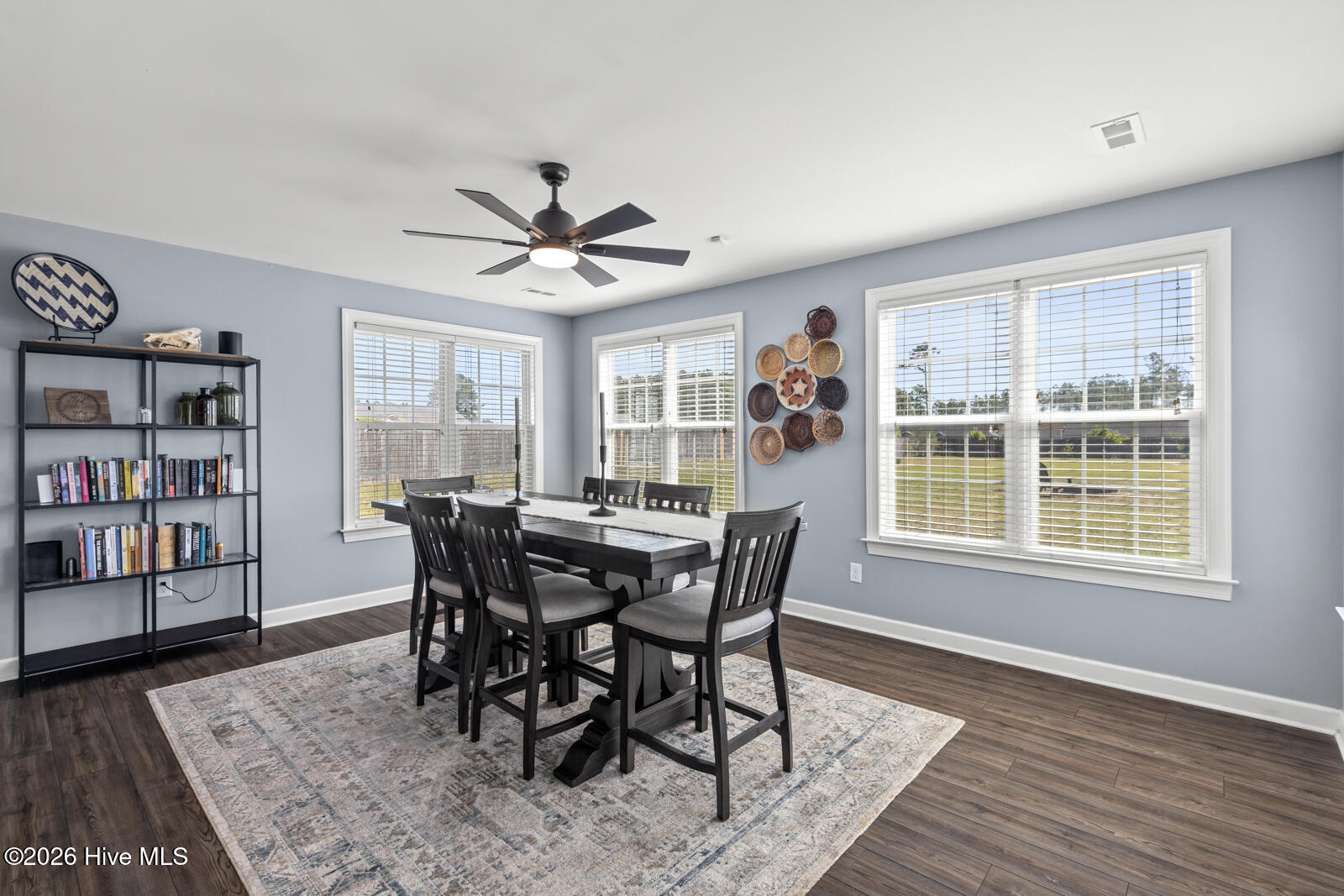 100569280 | Photo 15