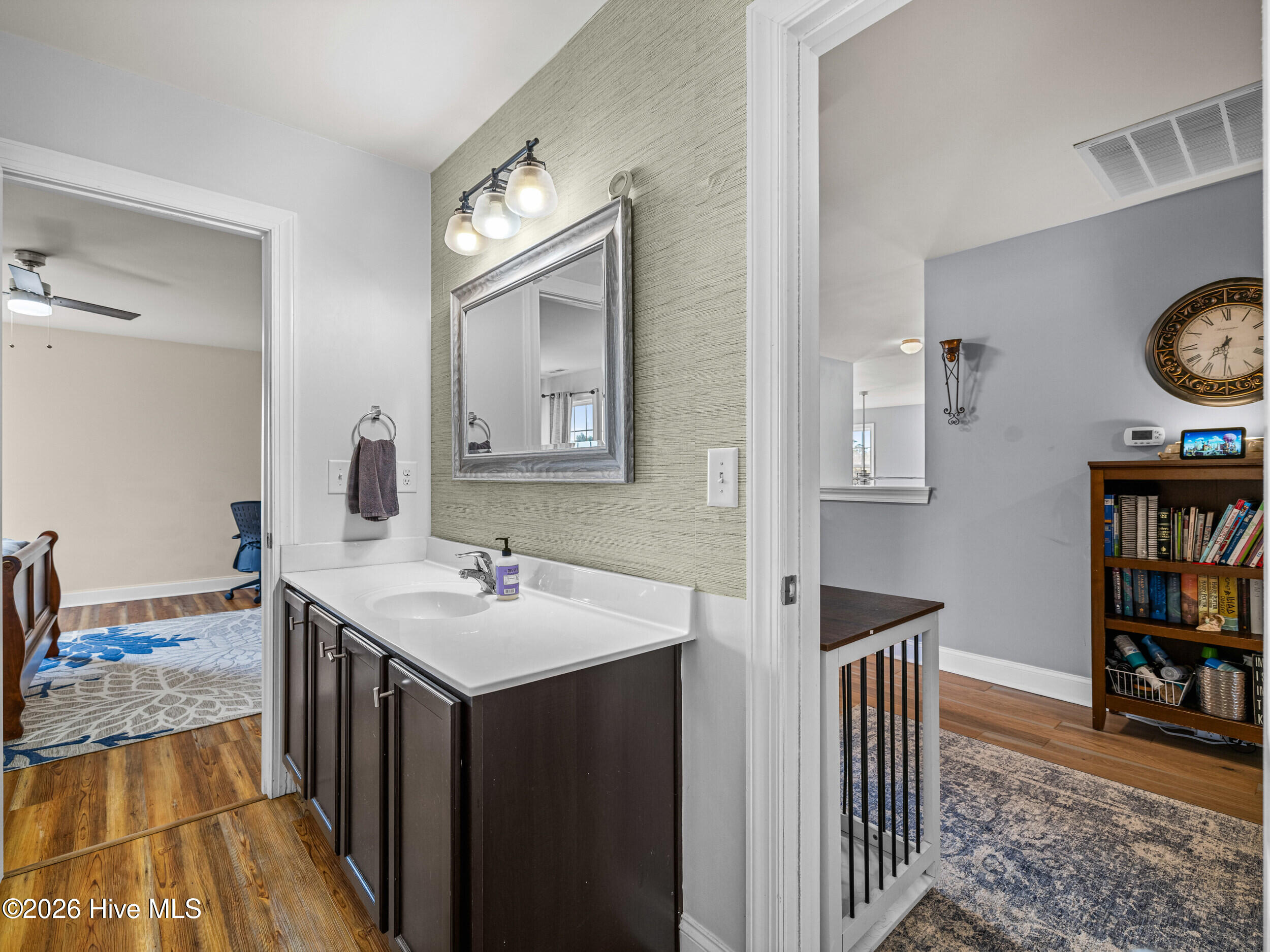 100554217 | Photo 55