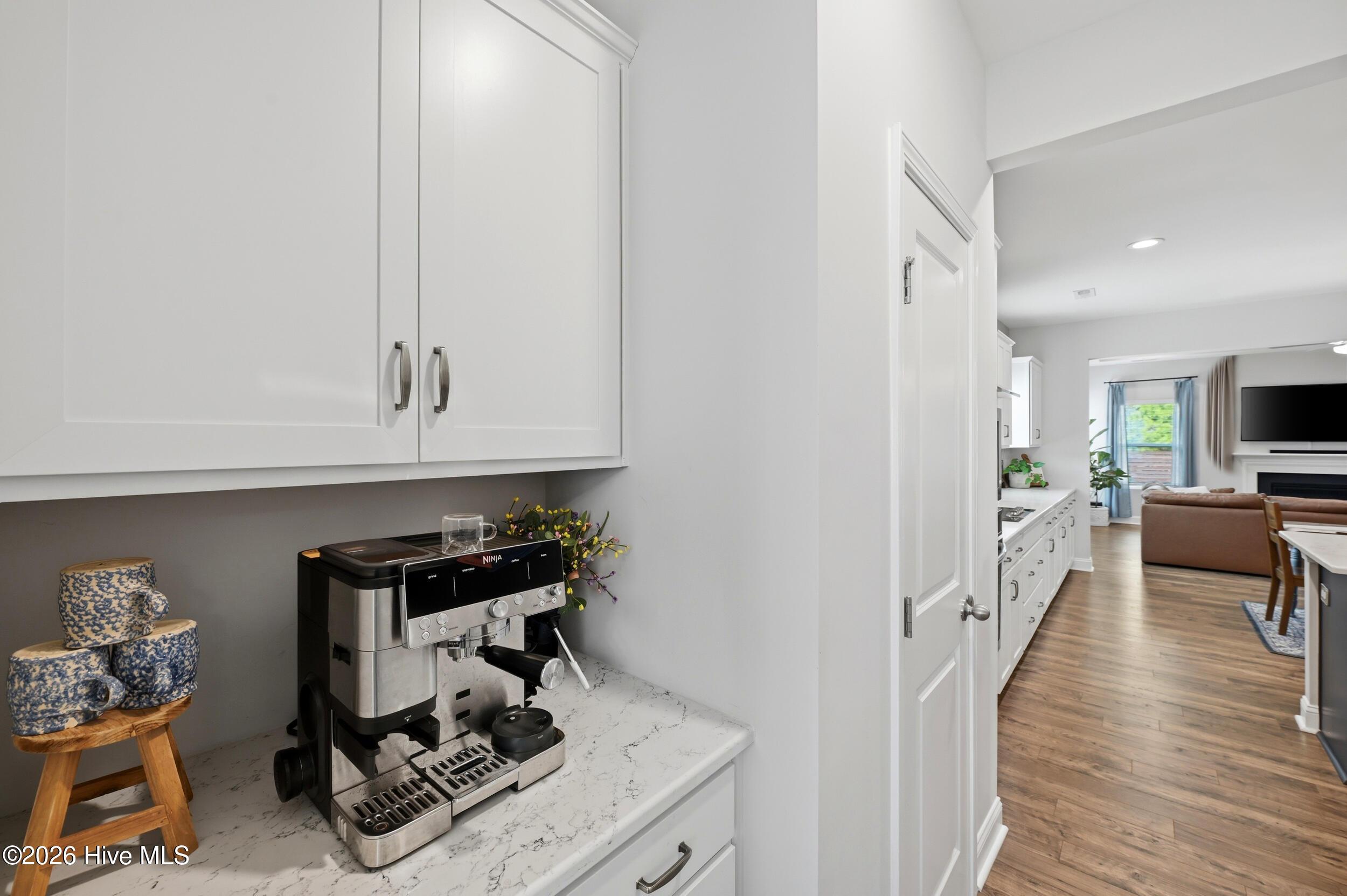 100562892 | Photo 16