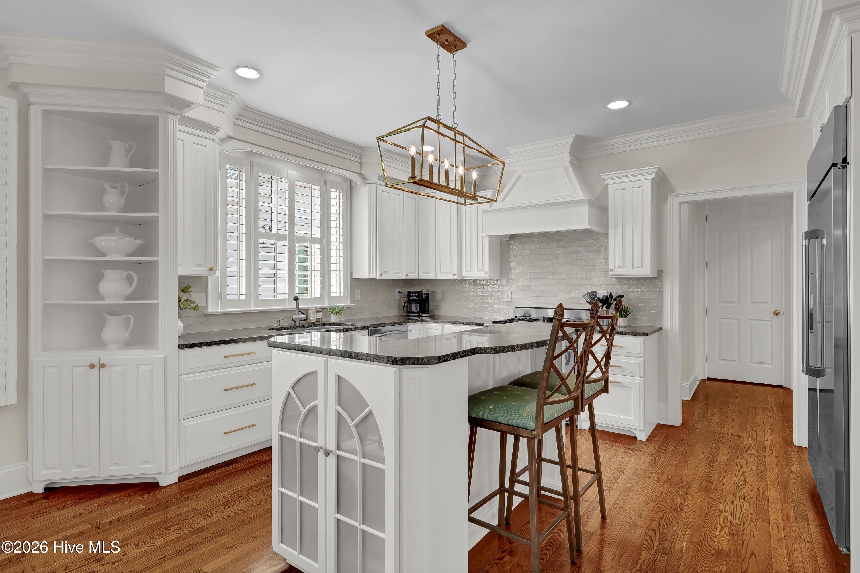 100569370 | Photo 21