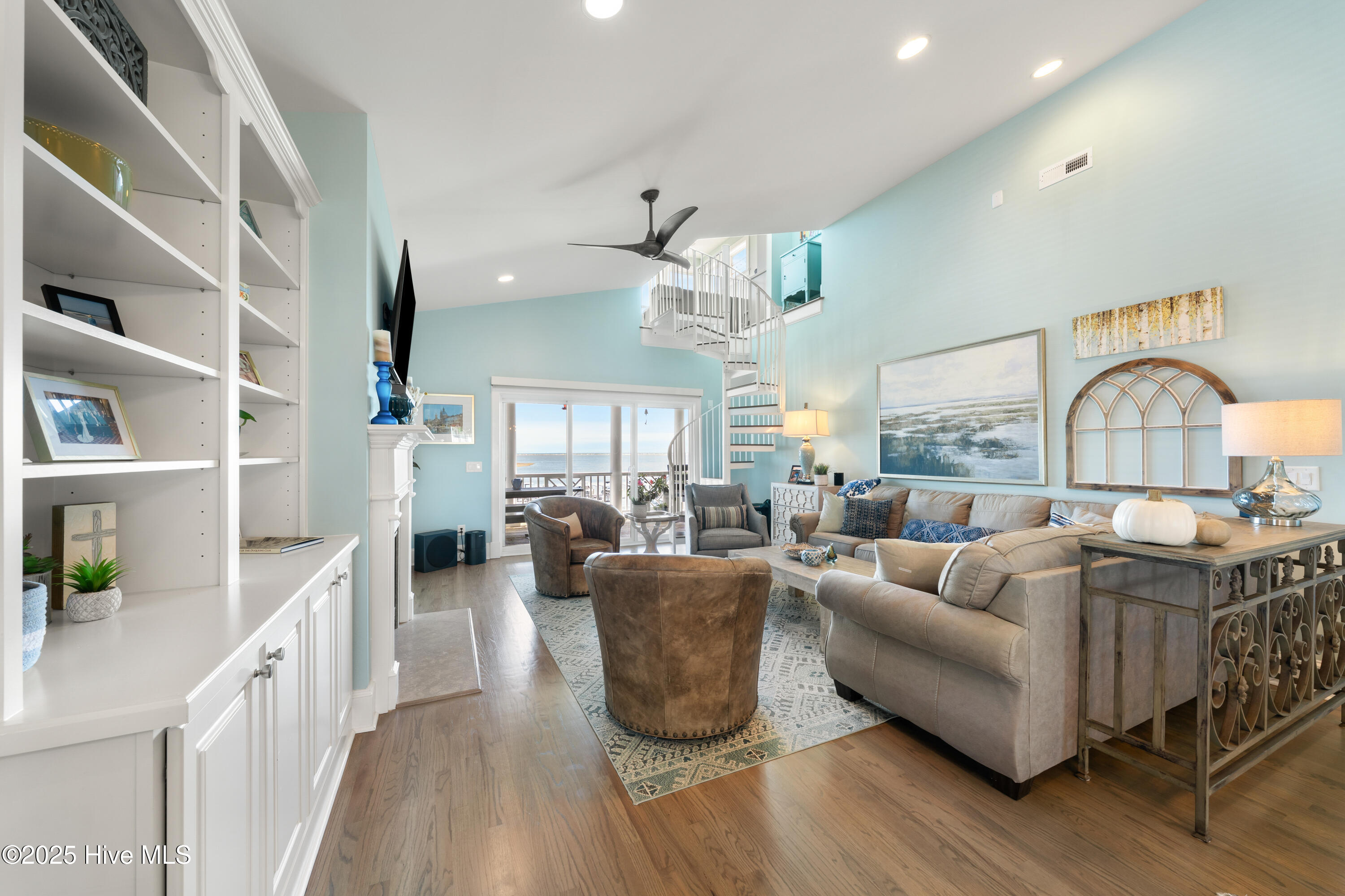 100541249 | Photo 52