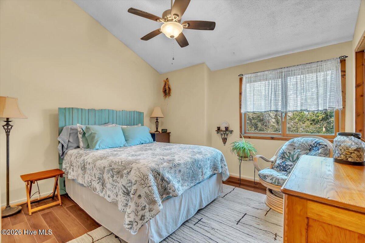 100561735 | Photo 39