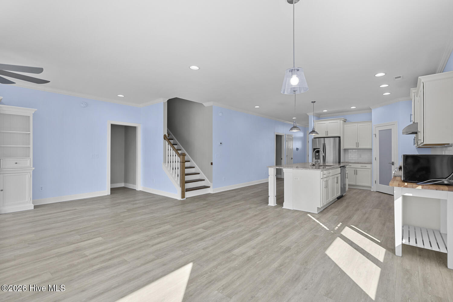 100548690 | Photo 15