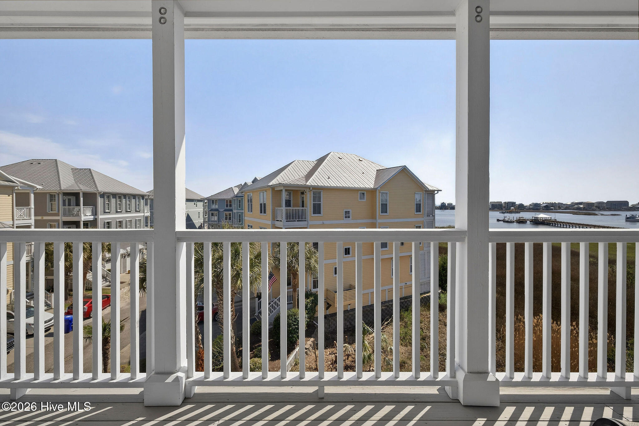 100562225 | Photo 41