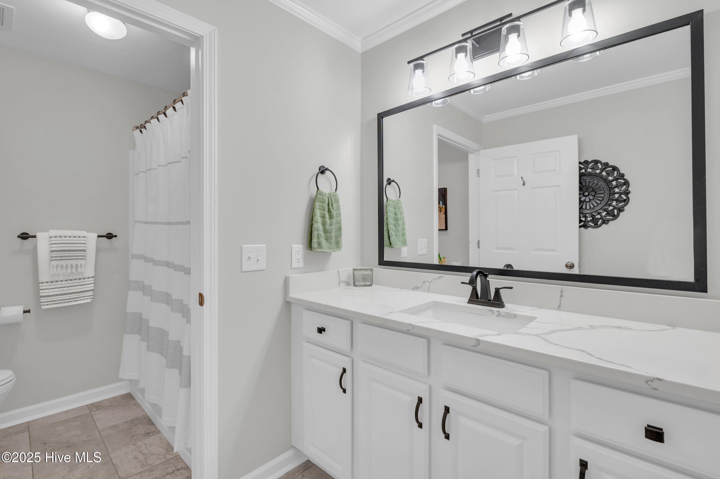 100538777 | Photo 15